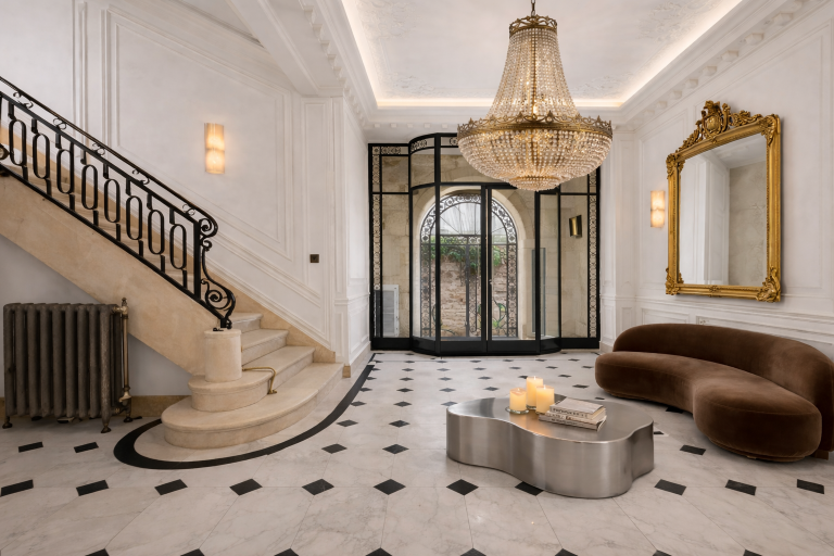 mansion (hôtel particulier) 9 Rooms for sale on PARIS (75016)