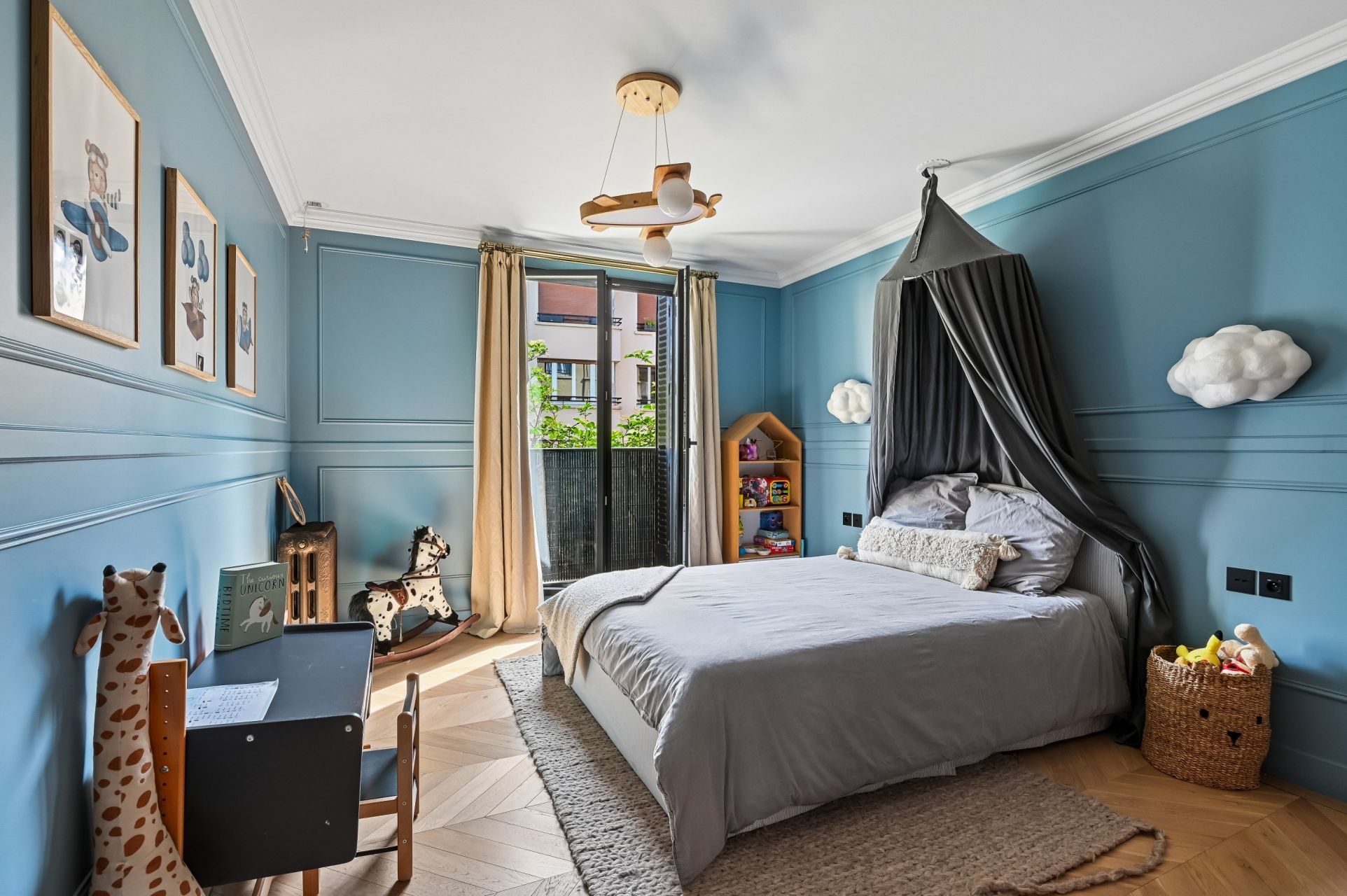 mansion (hôtel particulier) 9 Rooms for sale on NEUILLY SUR SEINE (92200)