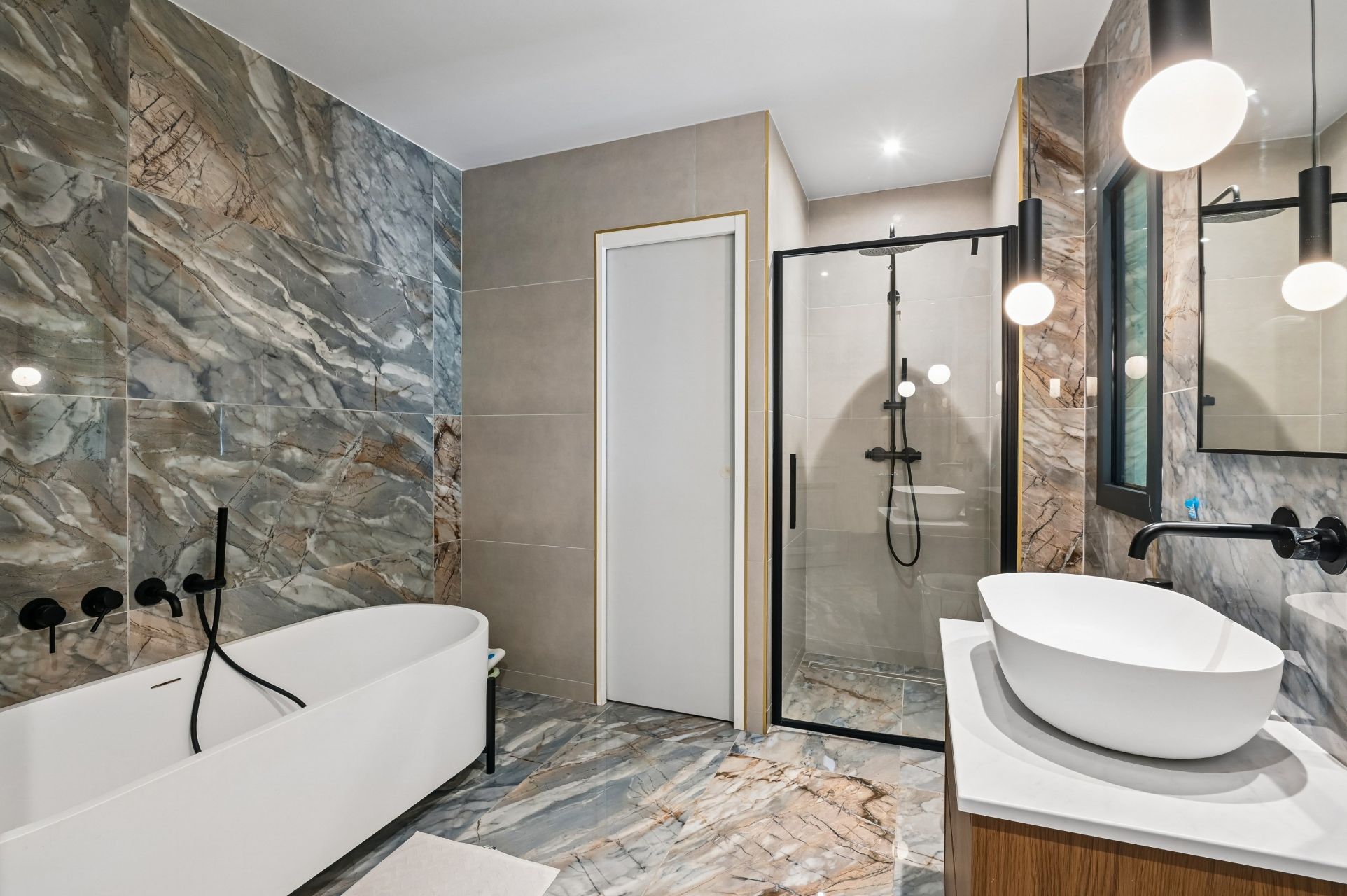 mansion (hôtel particulier) 9 Rooms for sale on NEUILLY SUR SEINE (92200)