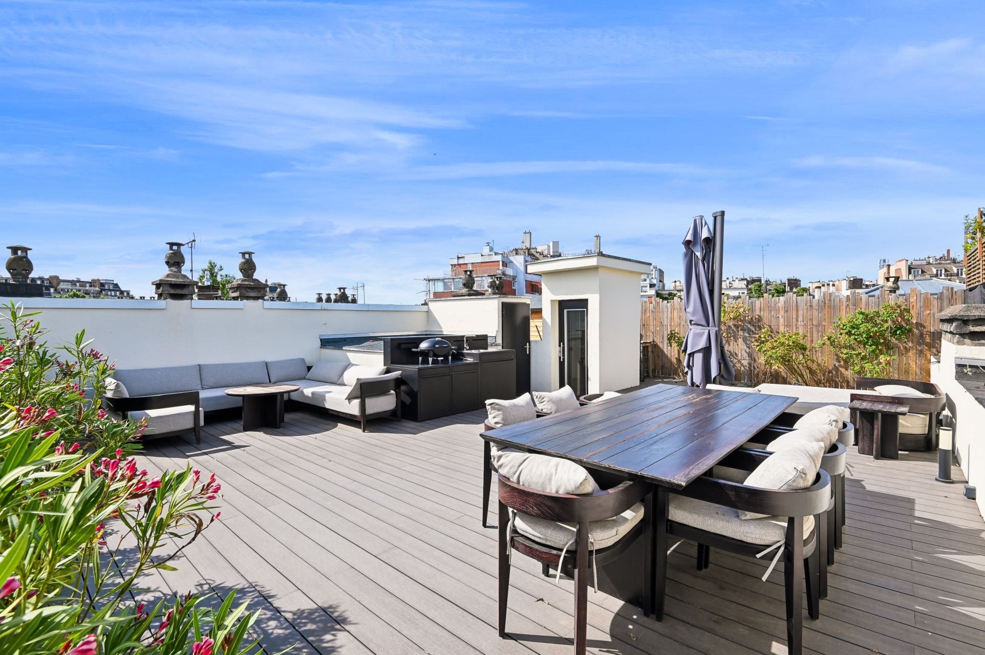 mansion (hôtel particulier) 9 Rooms for sale on NEUILLY SUR SEINE (92200)
