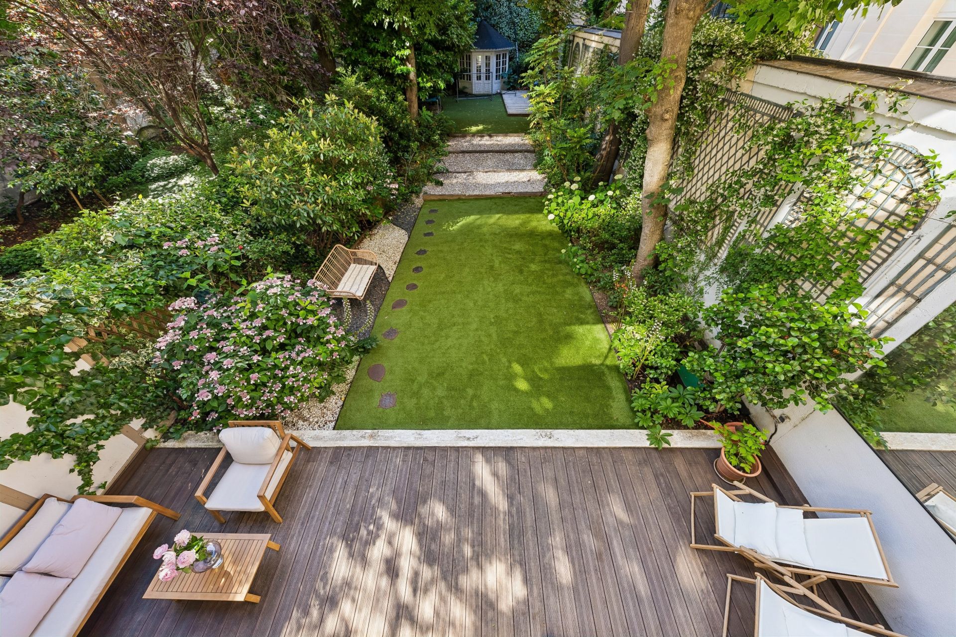luxury apartment 7 Rooms for sale on PARIS (75016)