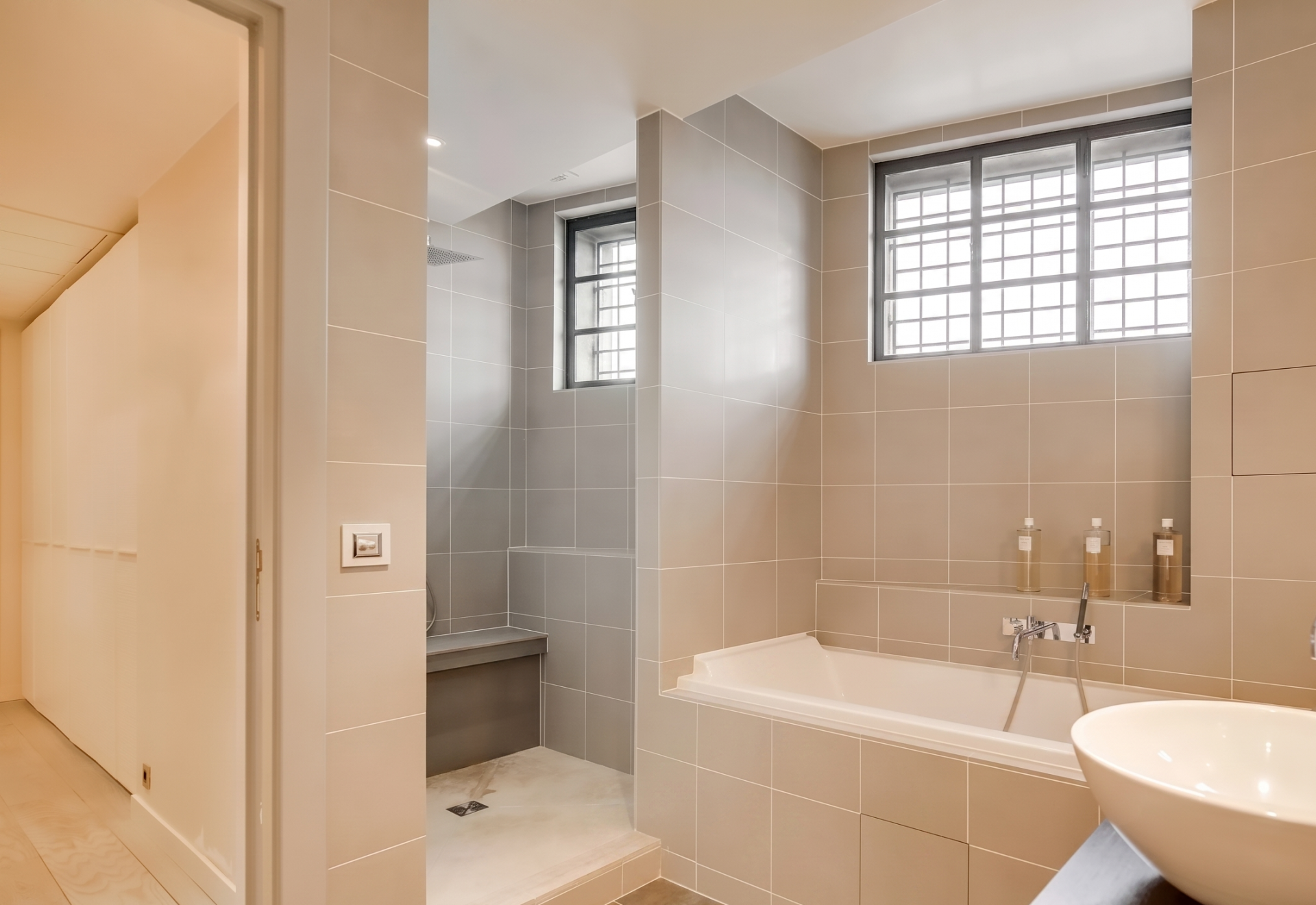 luxury apartment 4 Rooms for sale on PARIS (75008)