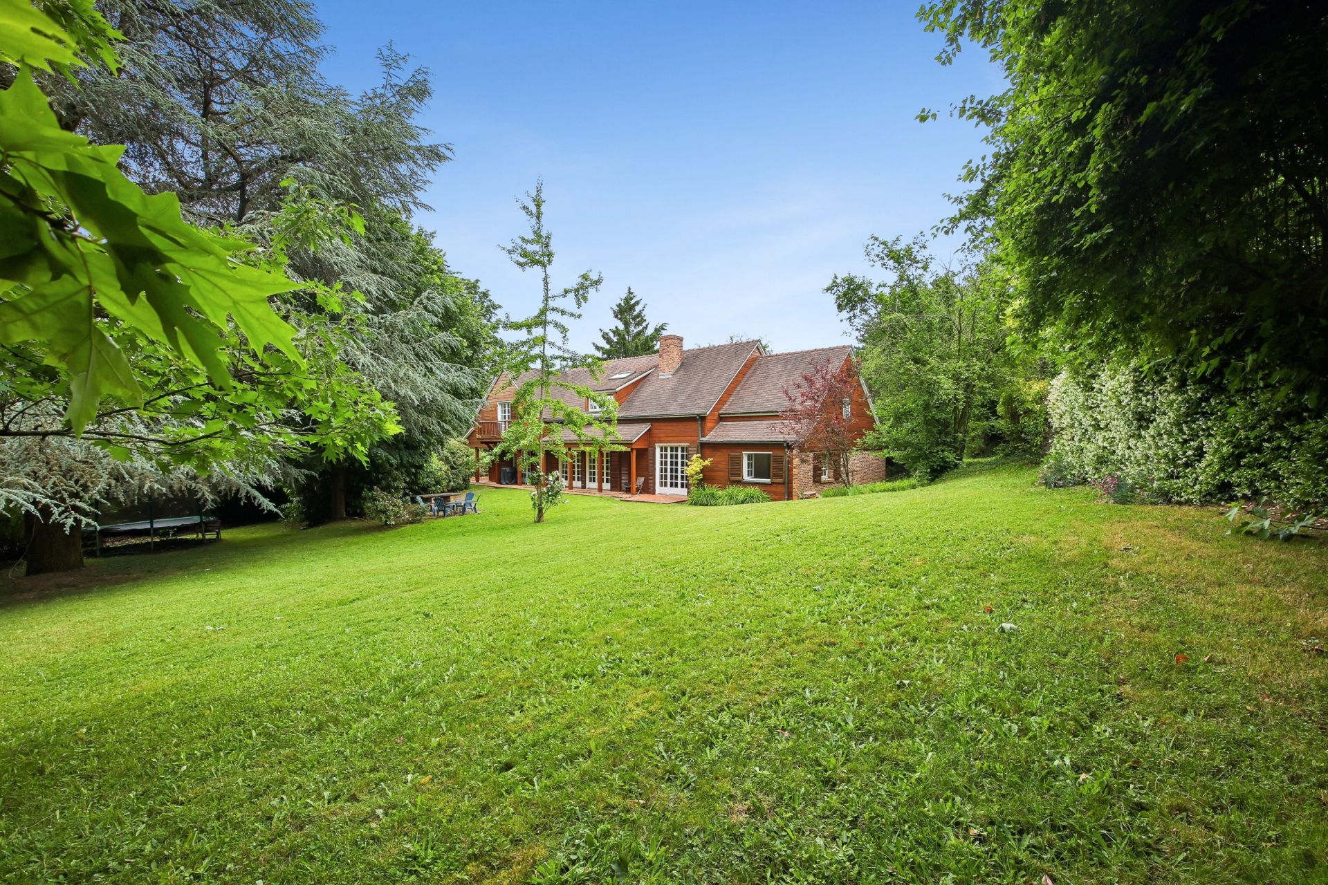 luxury house 10 Rooms for sale on GARCHES (92380)