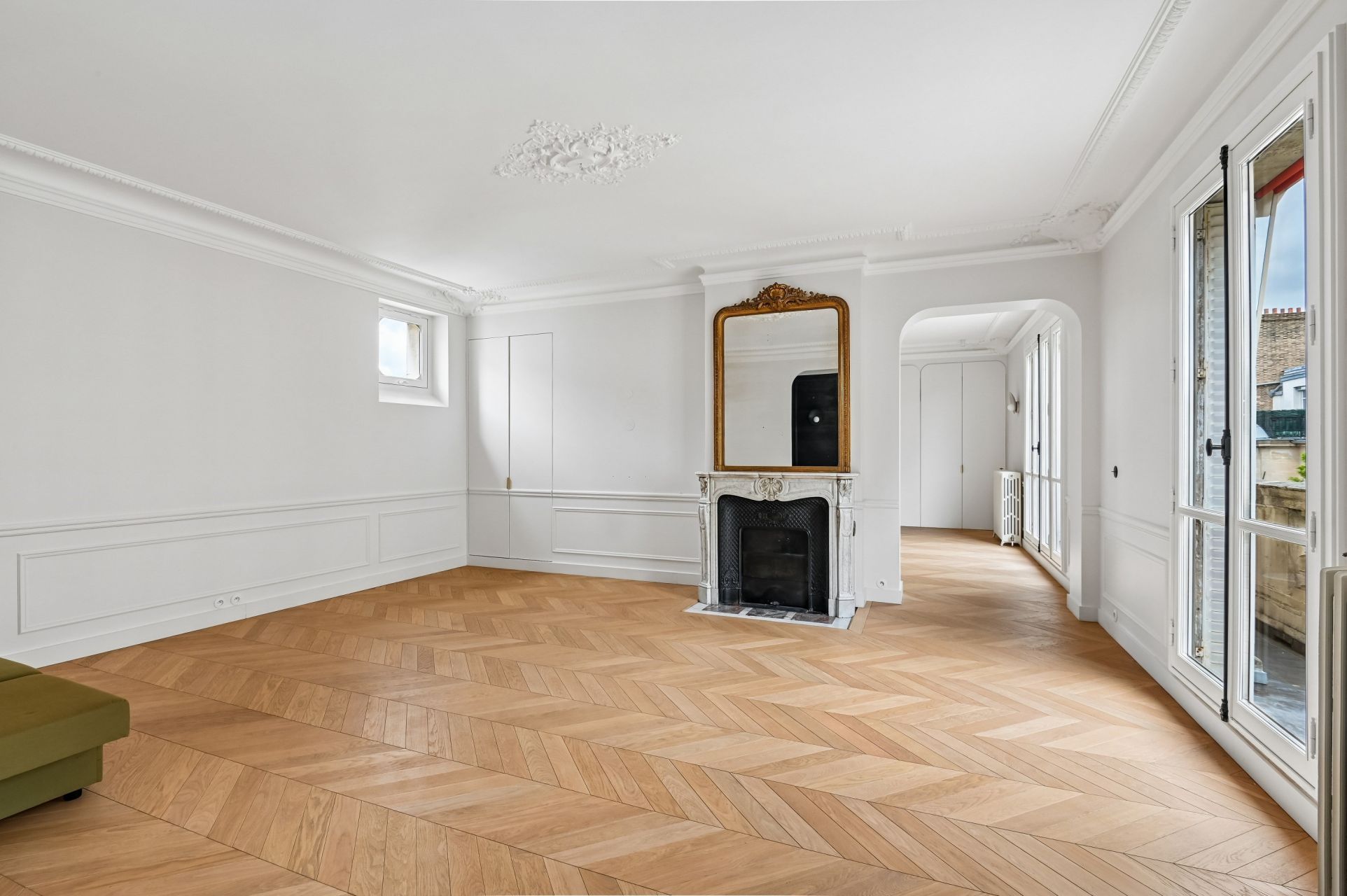 luxury apartment 5 Rooms for sale on PARIS (75016)