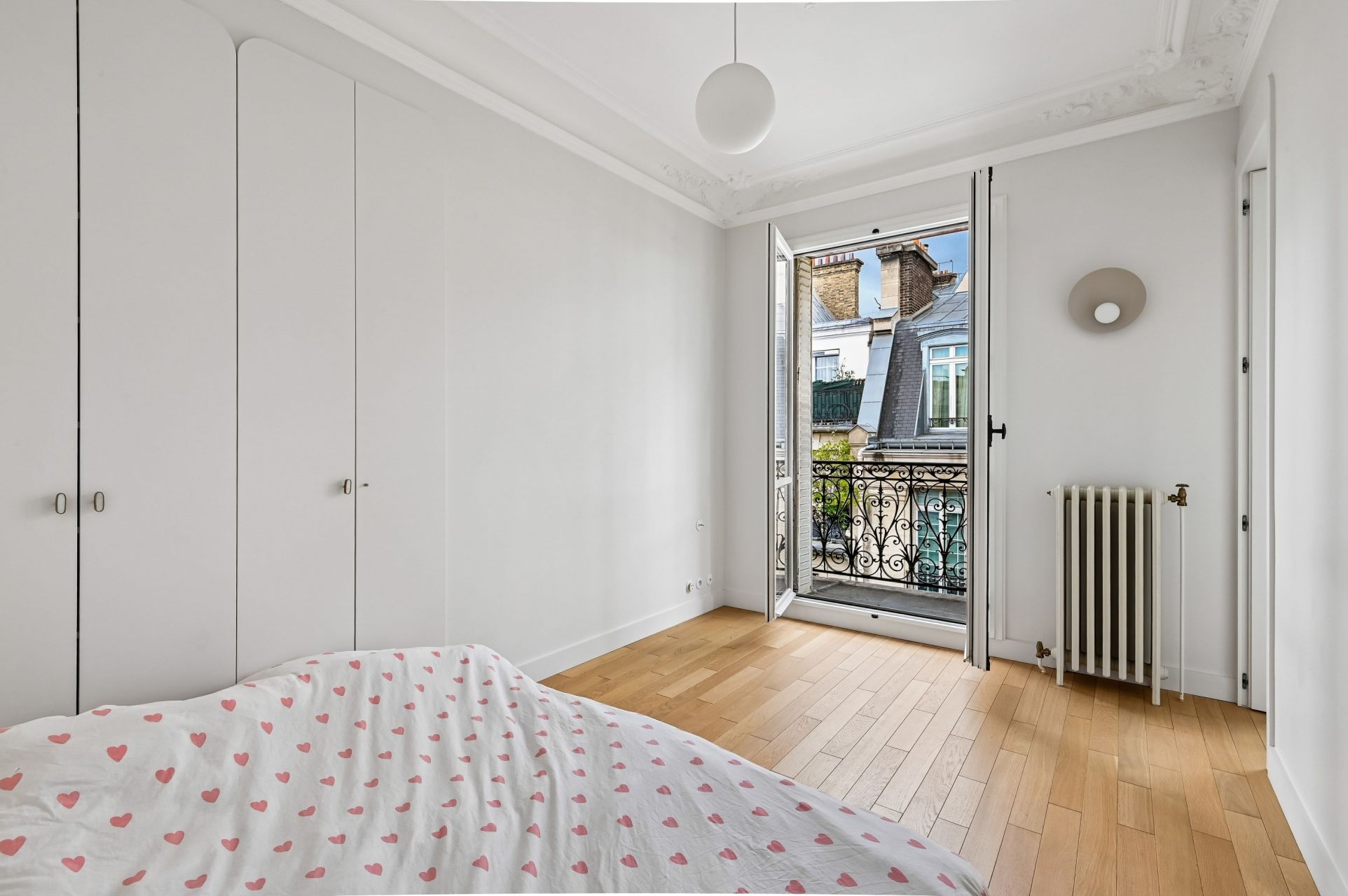 luxury apartment 5 Rooms for sale on PARIS (75016)