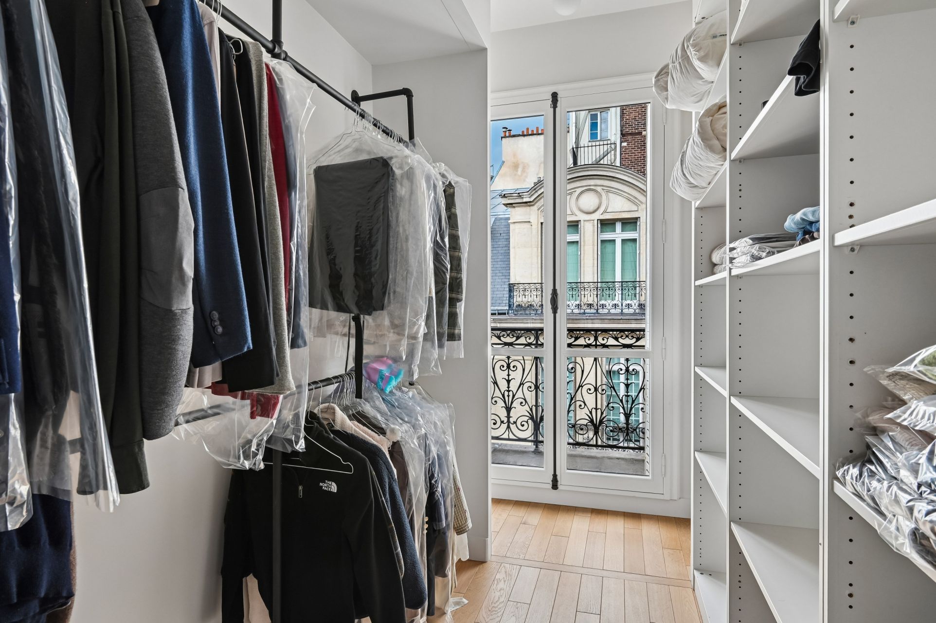 luxury apartment 5 Rooms for sale on PARIS (75016)