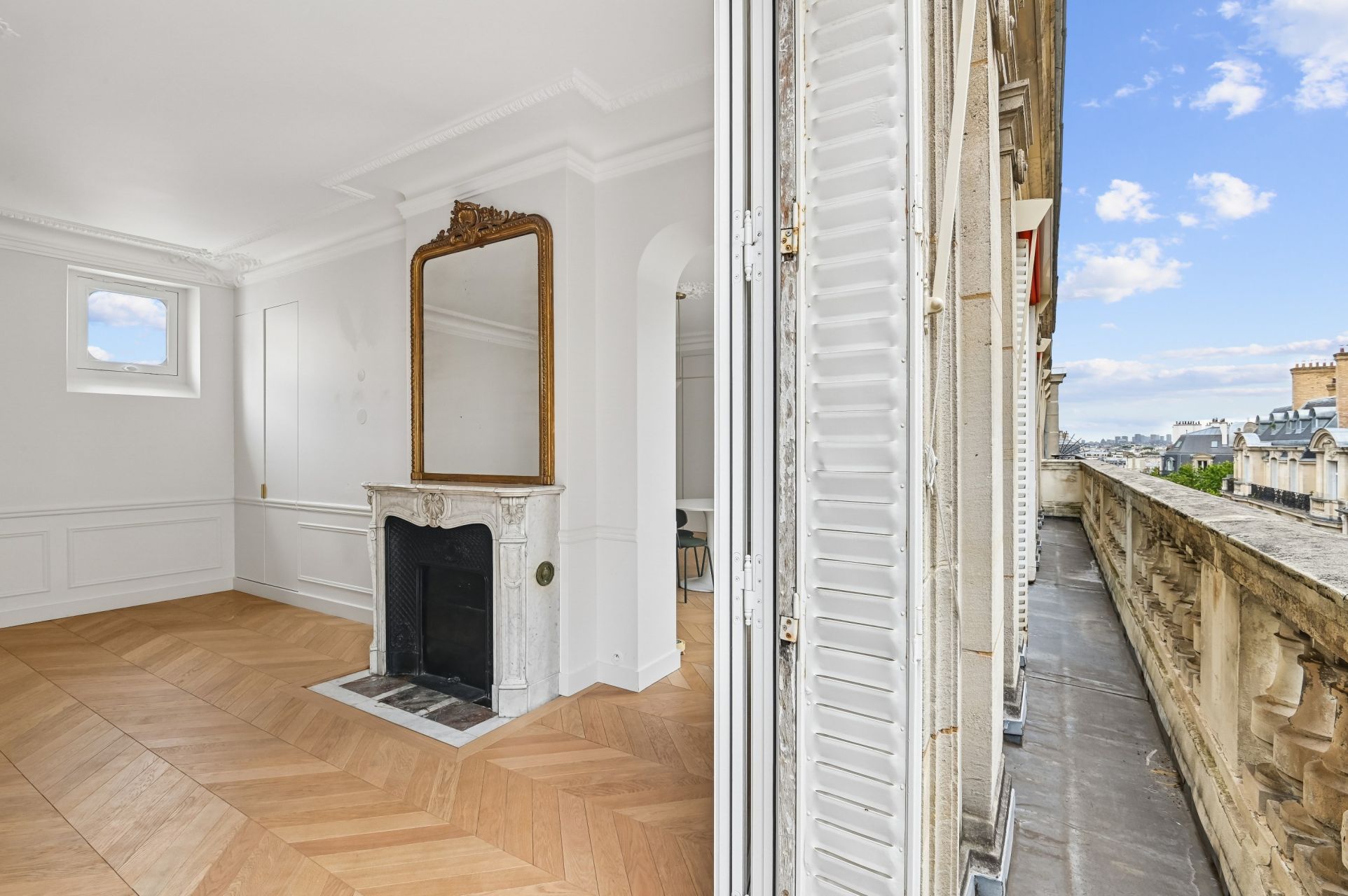 luxury apartment 5 Rooms for sale on PARIS (75016)