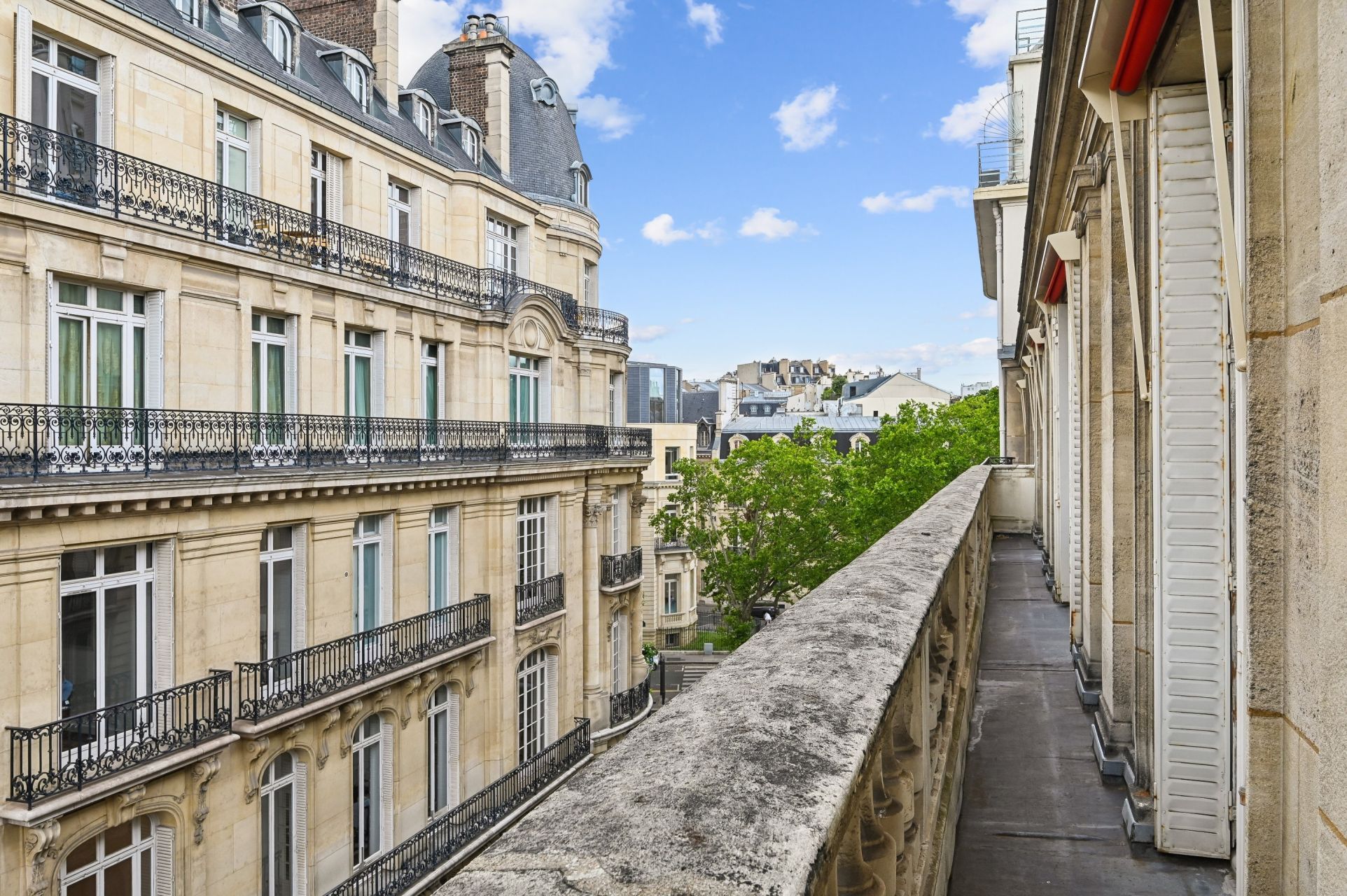 luxury apartment 5 Rooms for sale on PARIS (75016)
