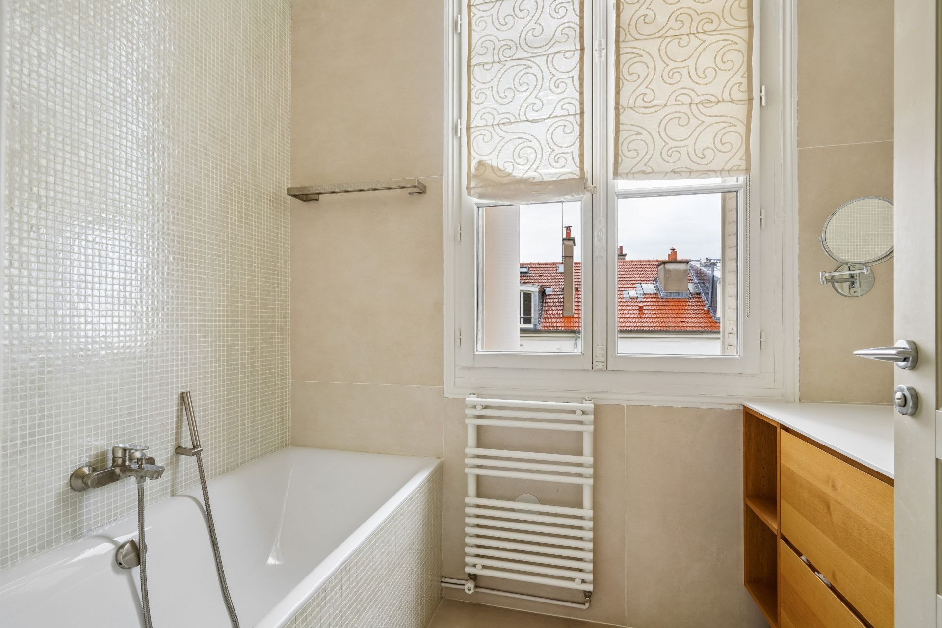 luxury apartment 9 Rooms for sale on NEUILLY SUR SEINE (92200)