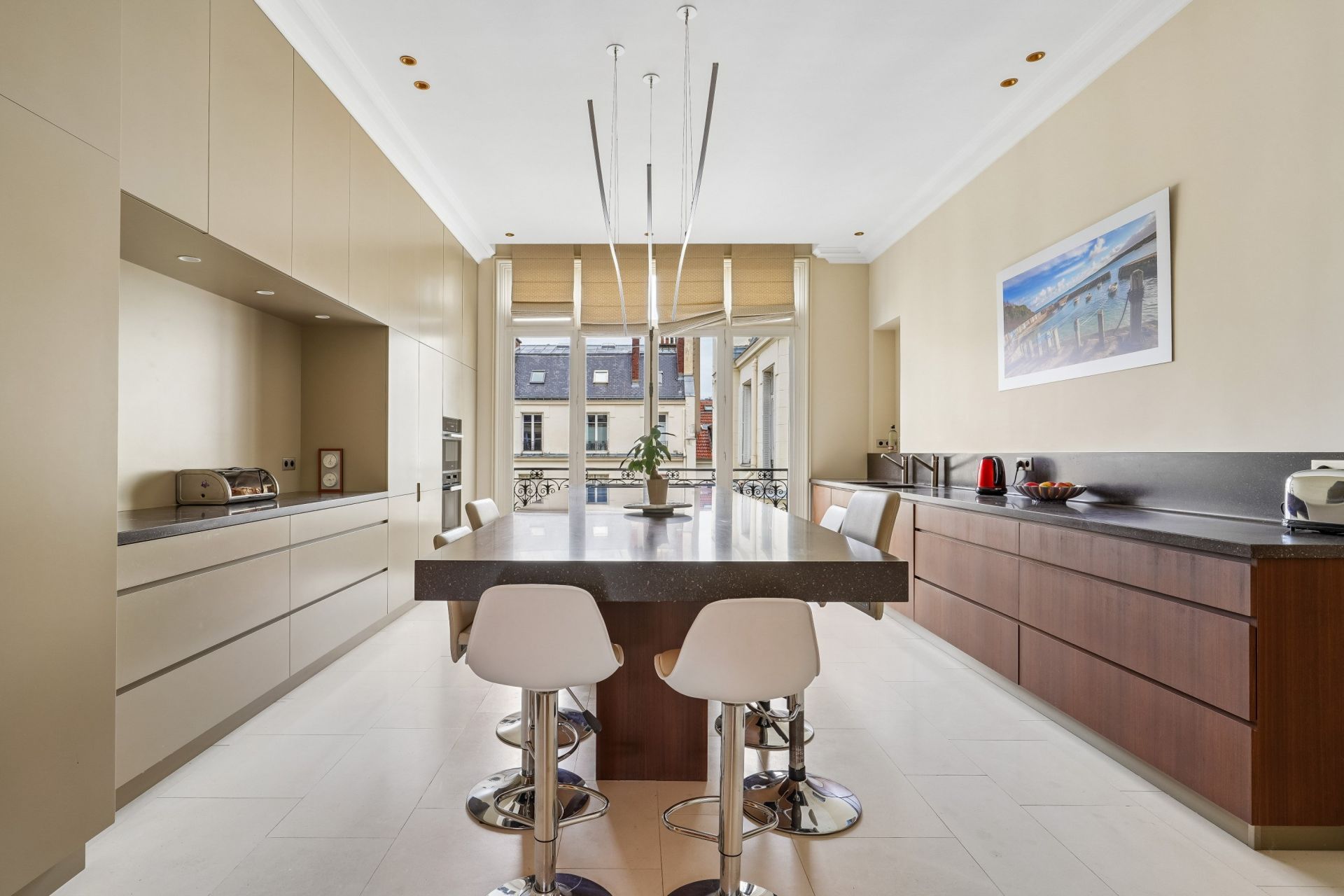 luxury apartment 9 Rooms for sale on NEUILLY SUR SEINE (92200)