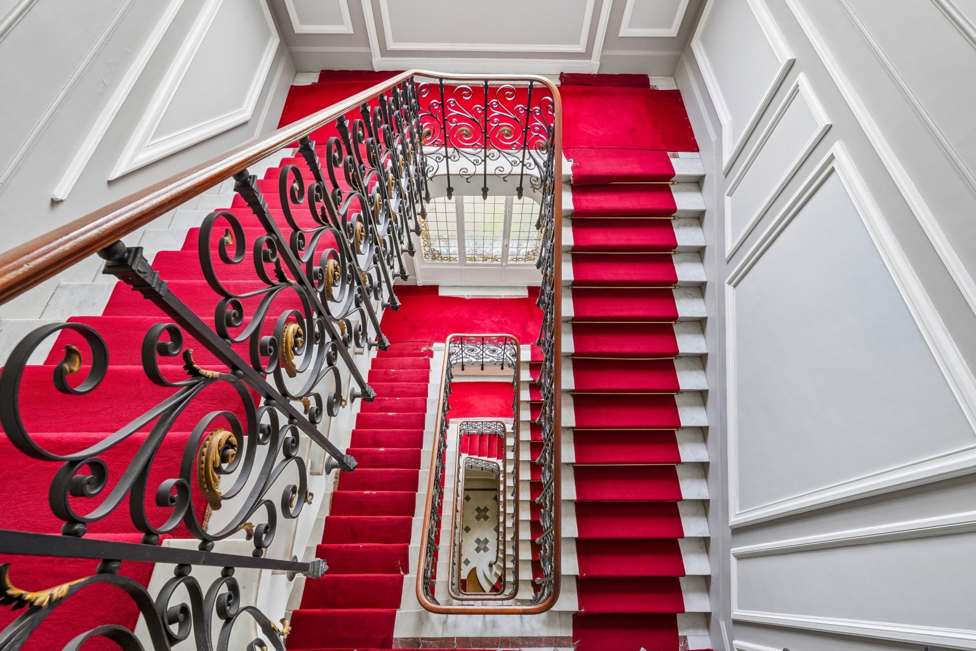 luxury apartment 9 Rooms for sale on NEUILLY SUR SEINE (92200)
