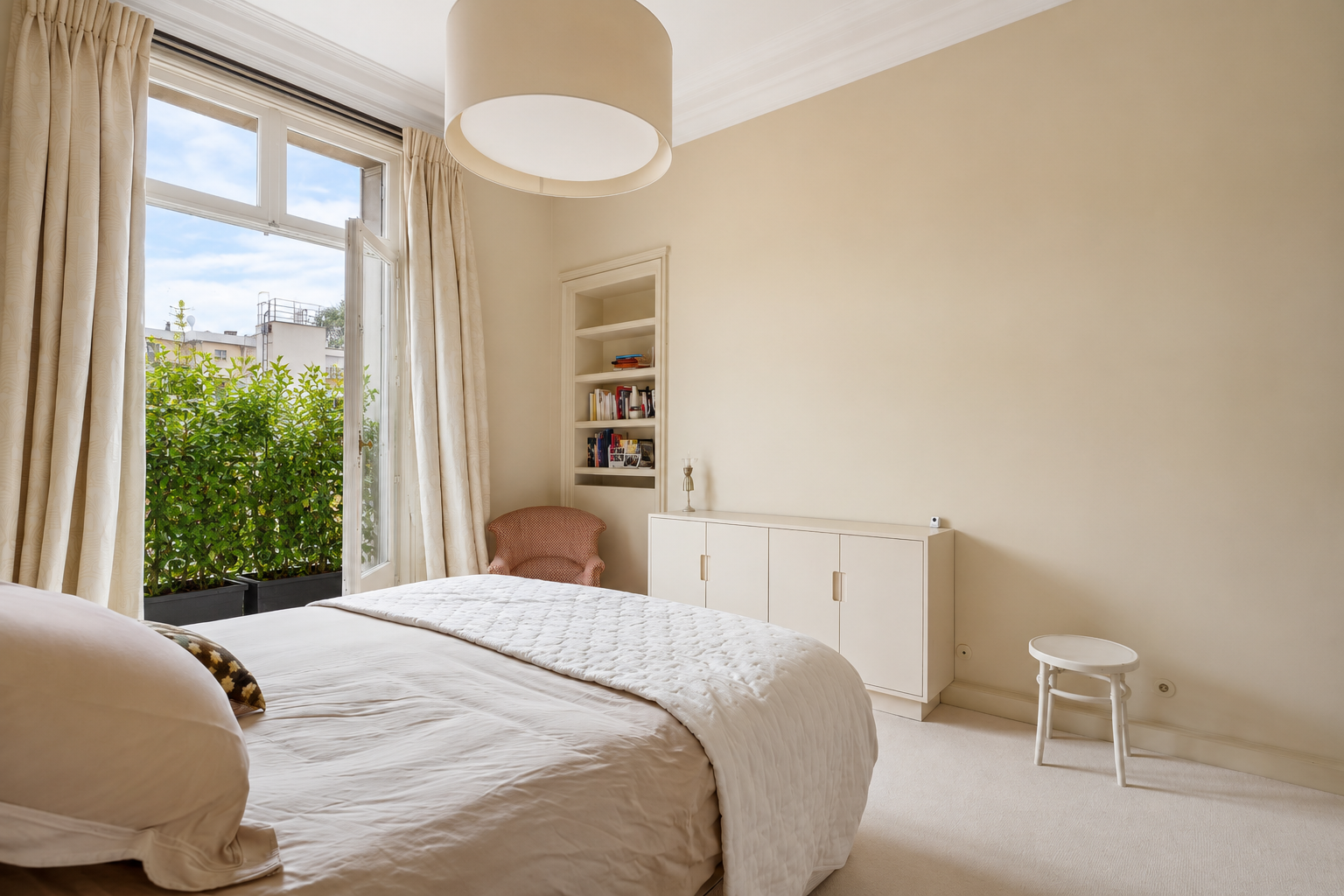 luxury apartment 9 Rooms for sale on NEUILLY SUR SEINE (92200)