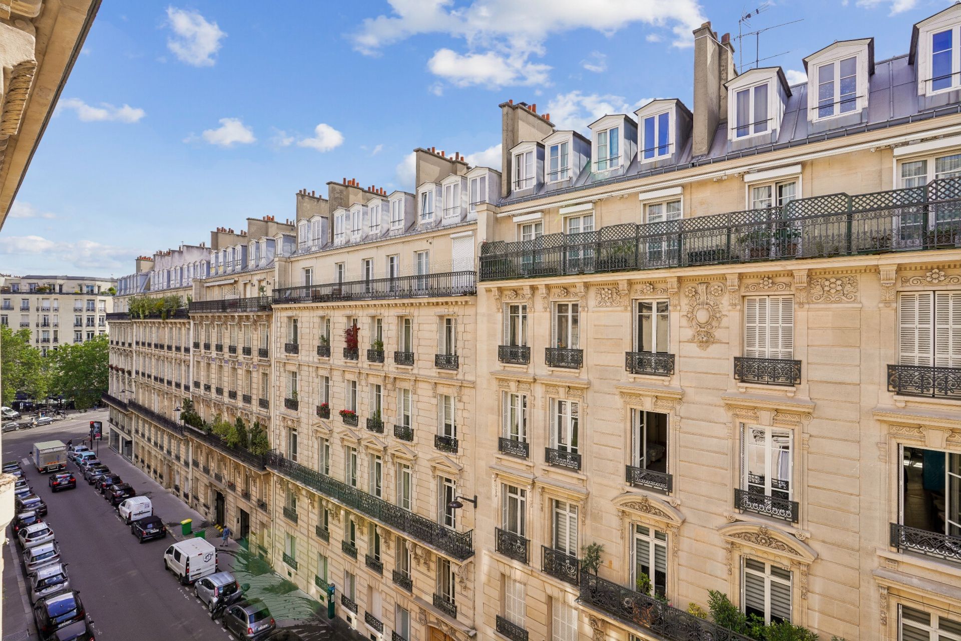 luxury apartment 6 Rooms for sale on PARIS (75017)
