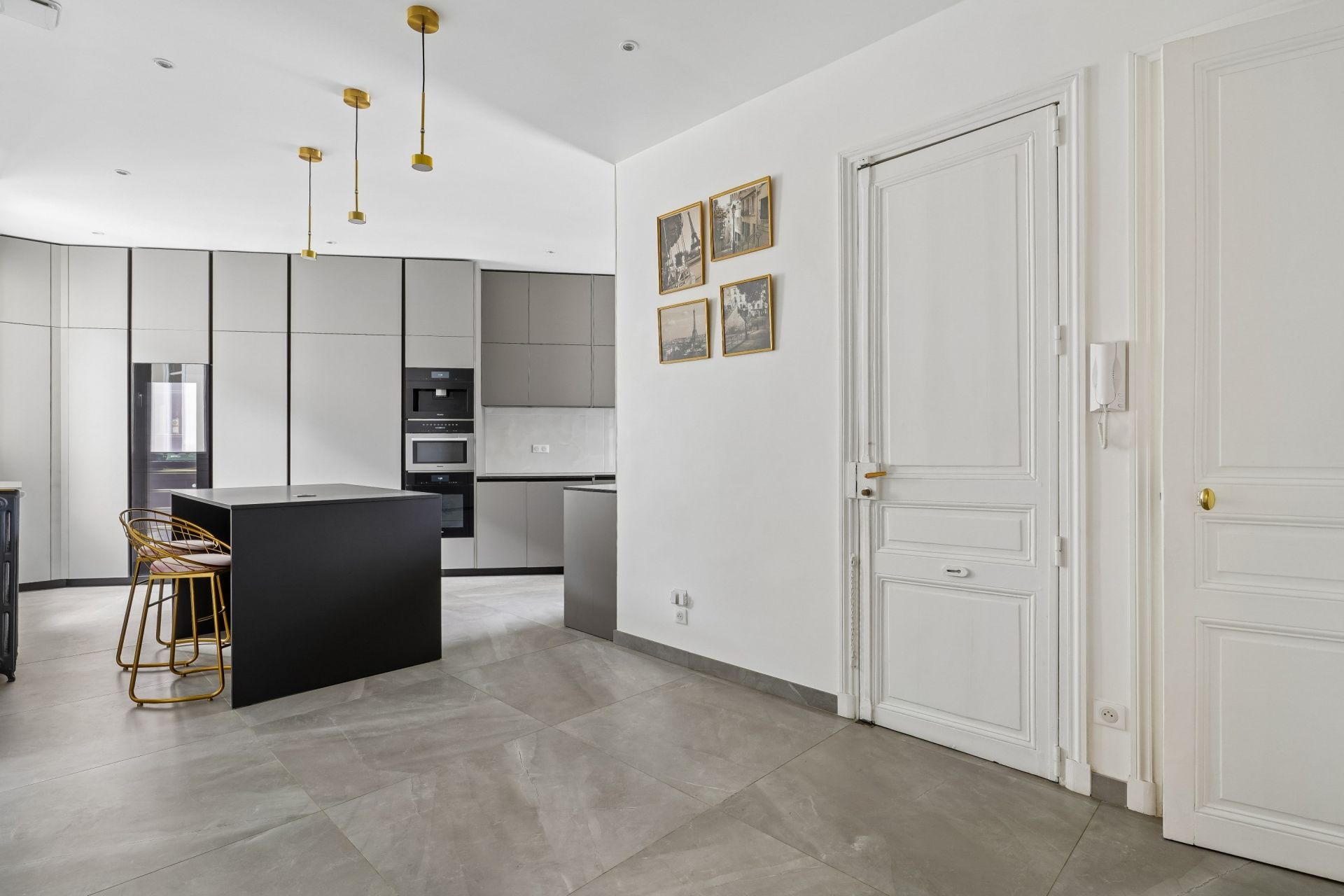 luxury apartment 6 Rooms for sale on PARIS (75017)