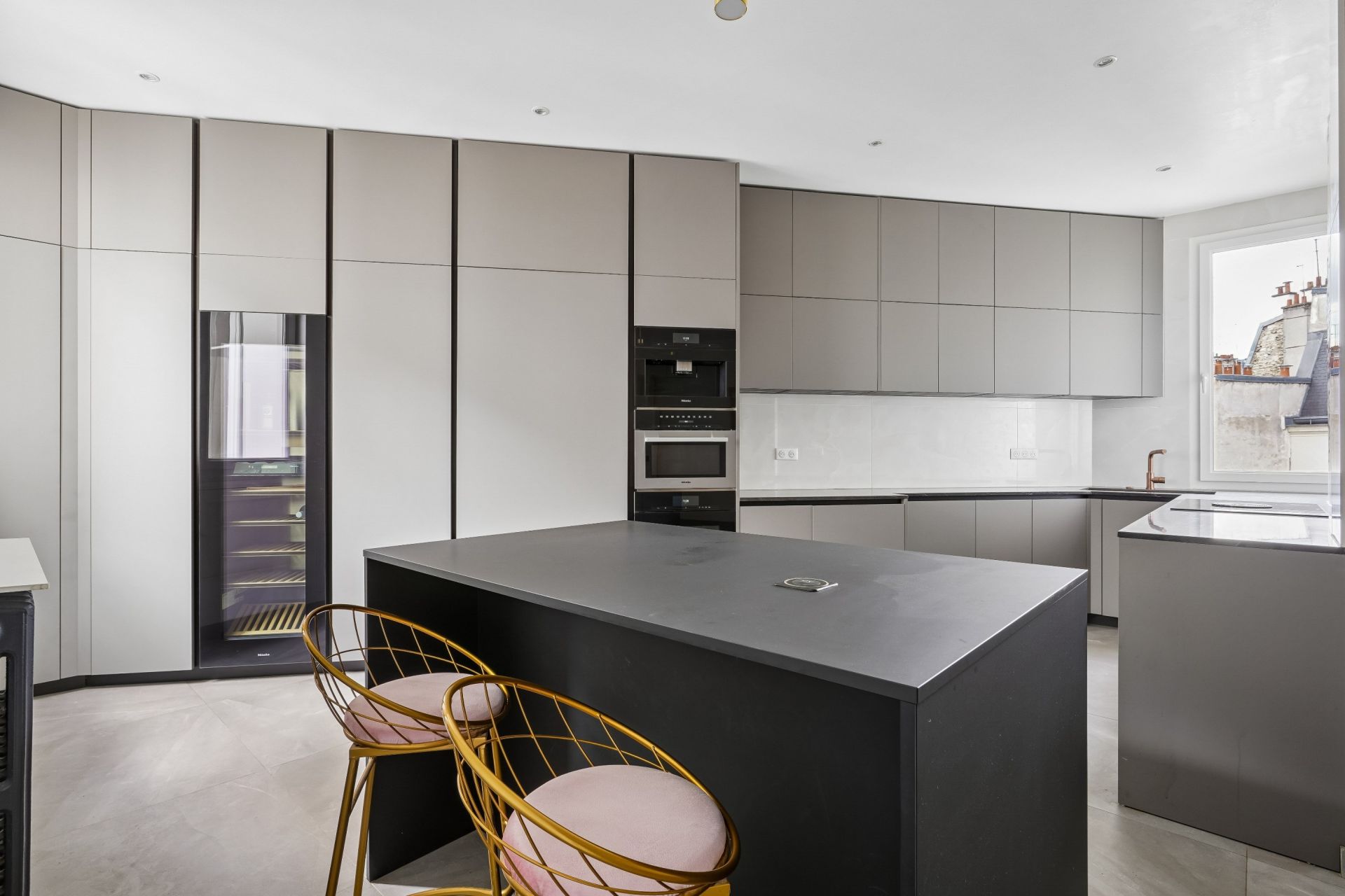 luxury apartment 6 Rooms for sale on PARIS (75017)