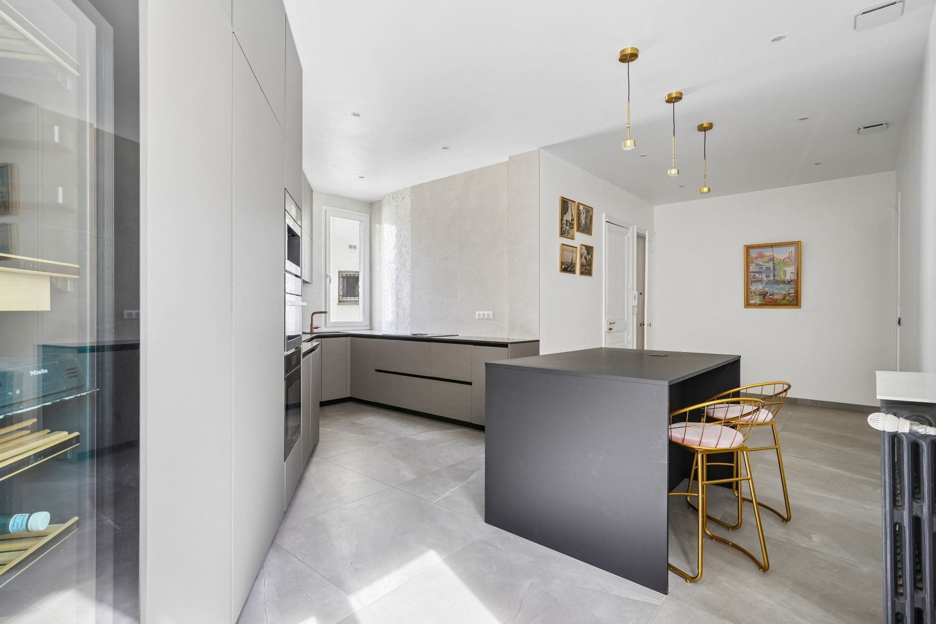 luxury apartment 6 Rooms for sale on PARIS (75017)