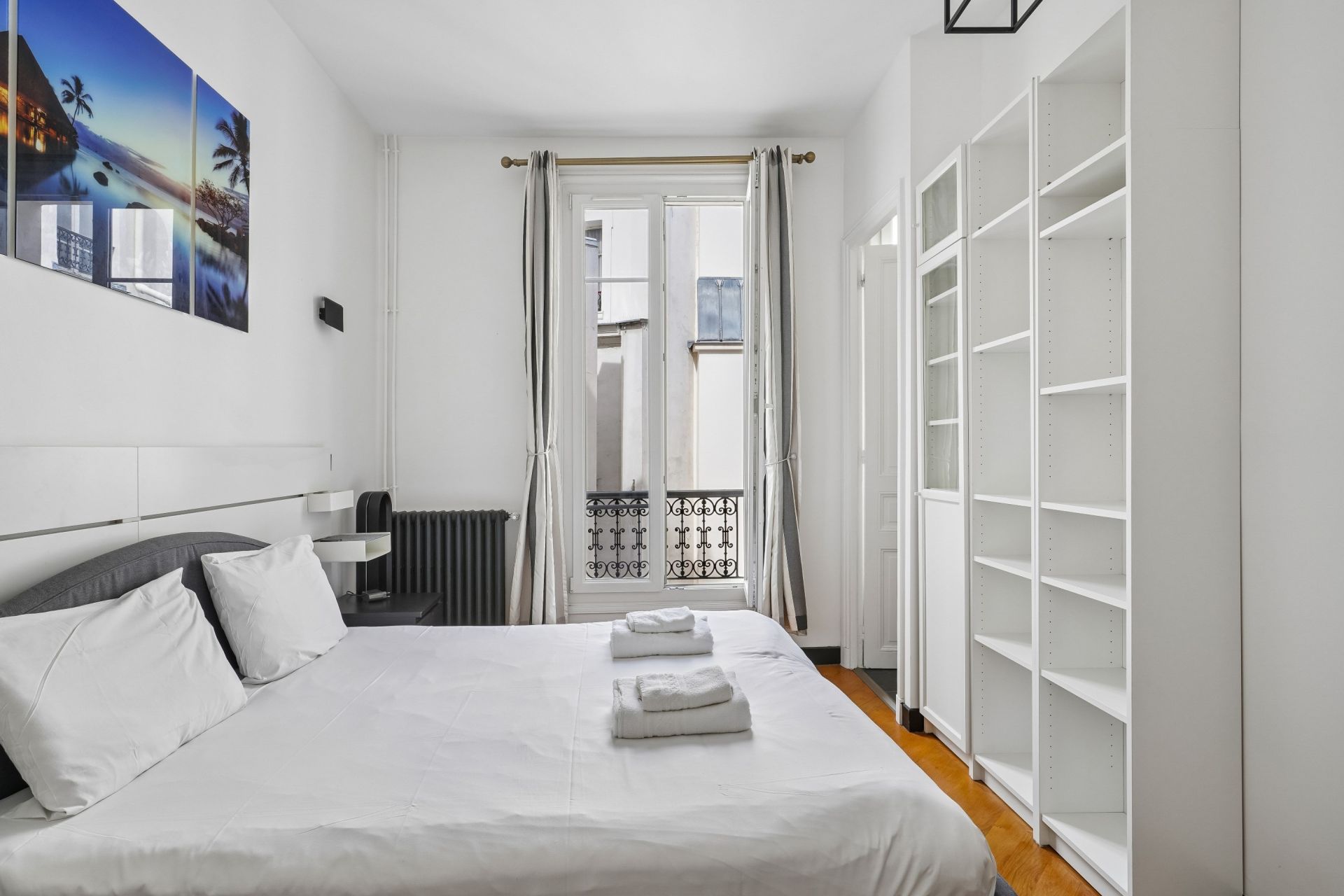 luxury apartment 6 Rooms for sale on PARIS (75017)