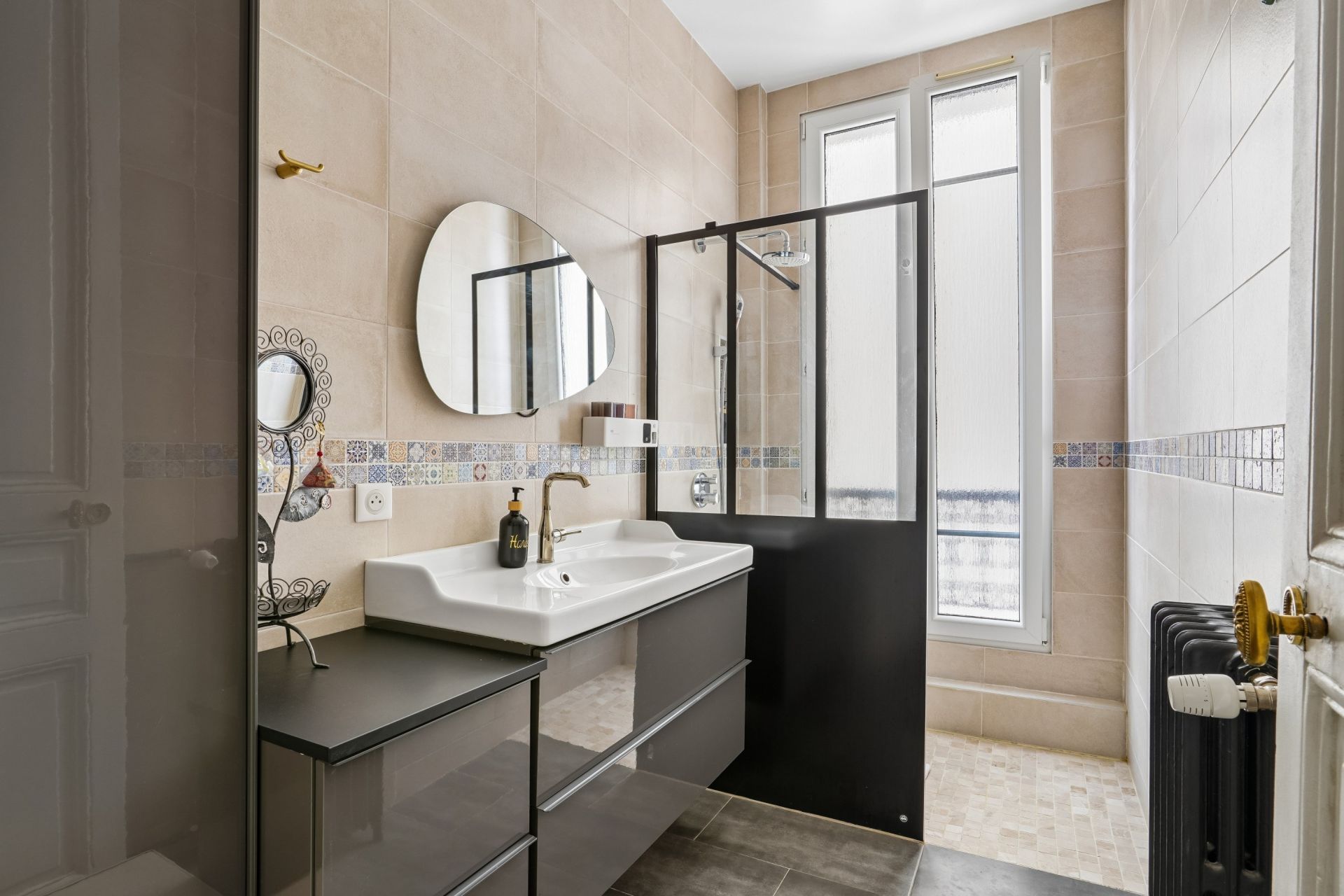 luxury apartment 6 Rooms for sale on PARIS (75017)