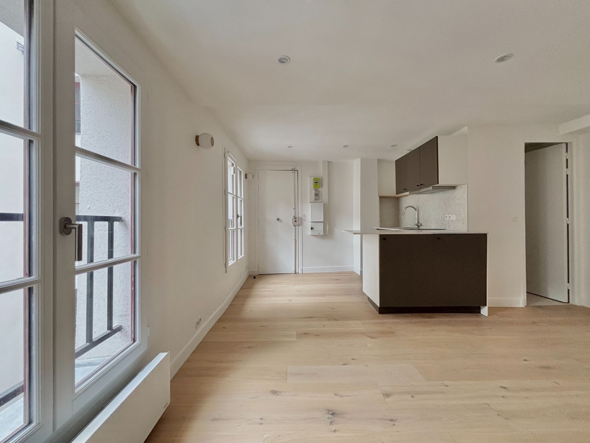 luxury apartment 1 room for sale on PARIS (75003)