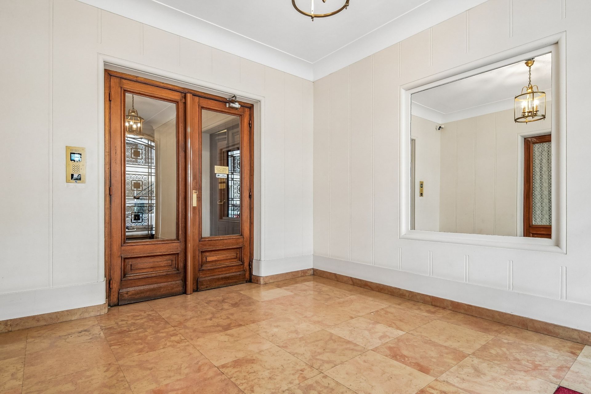 luxury apartment 4 Rooms for sale on PARIS (75007)