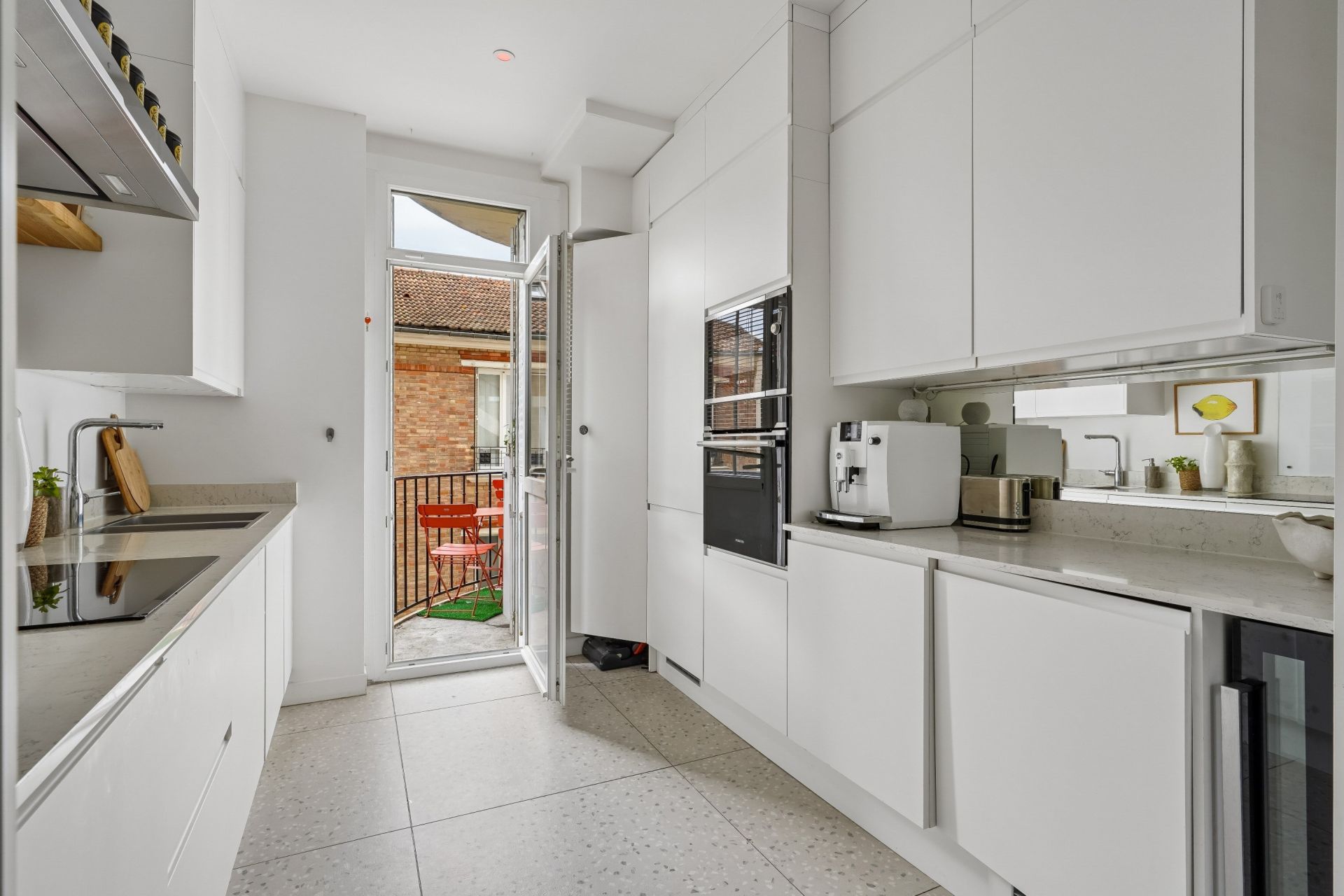 luxury apartment 4 Rooms for sale on NEUILLY SUR SEINE (92200)