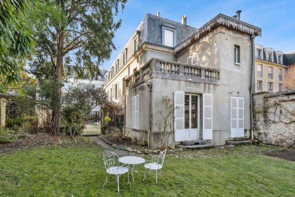 Sale Luxury house Versailles 11&nbsp;Rooms 302&nbsp;m²
