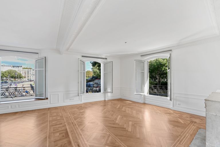 luxury apartment 4 Rooms for rent on PARIS (75007)