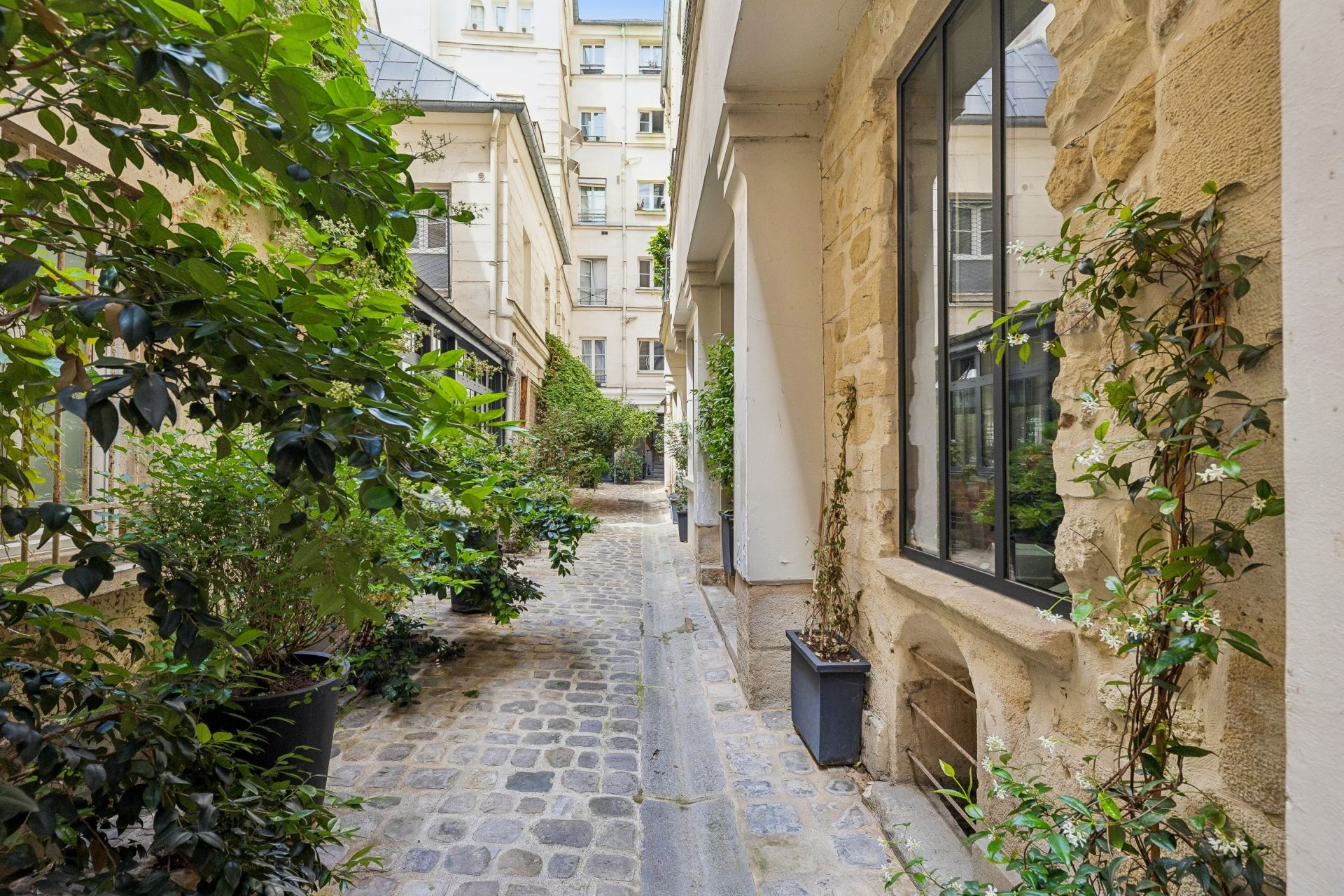 luxury apartment 4 Rooms for sale on PARIS (75003)