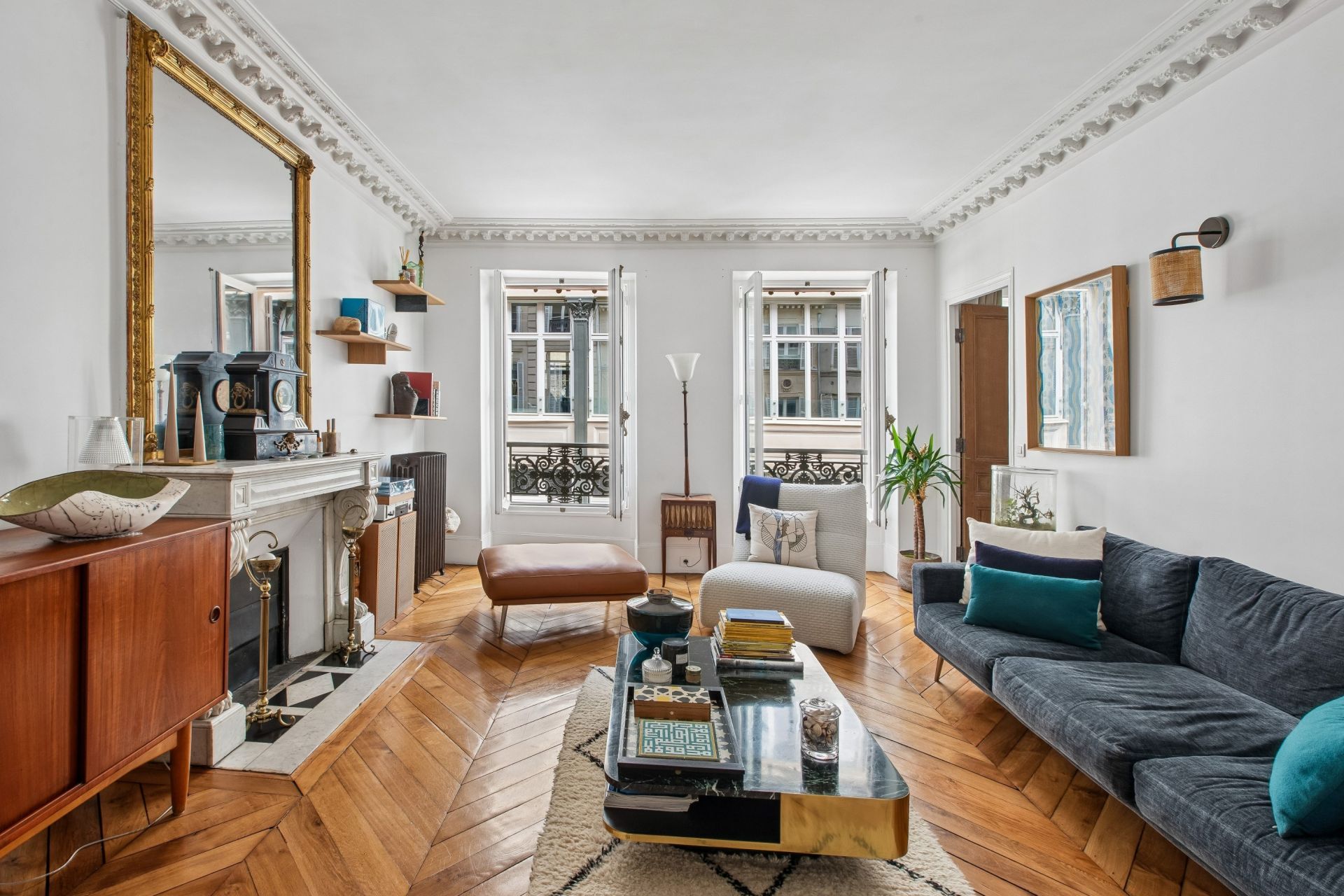 luxury apartment 4 Rooms for sale on PARIS (75010)