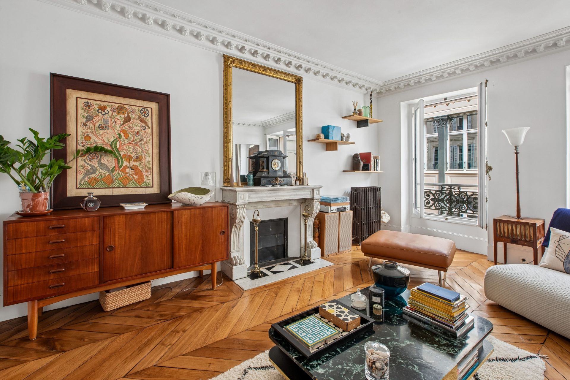 luxury apartment 4 Rooms for sale on PARIS (75010)