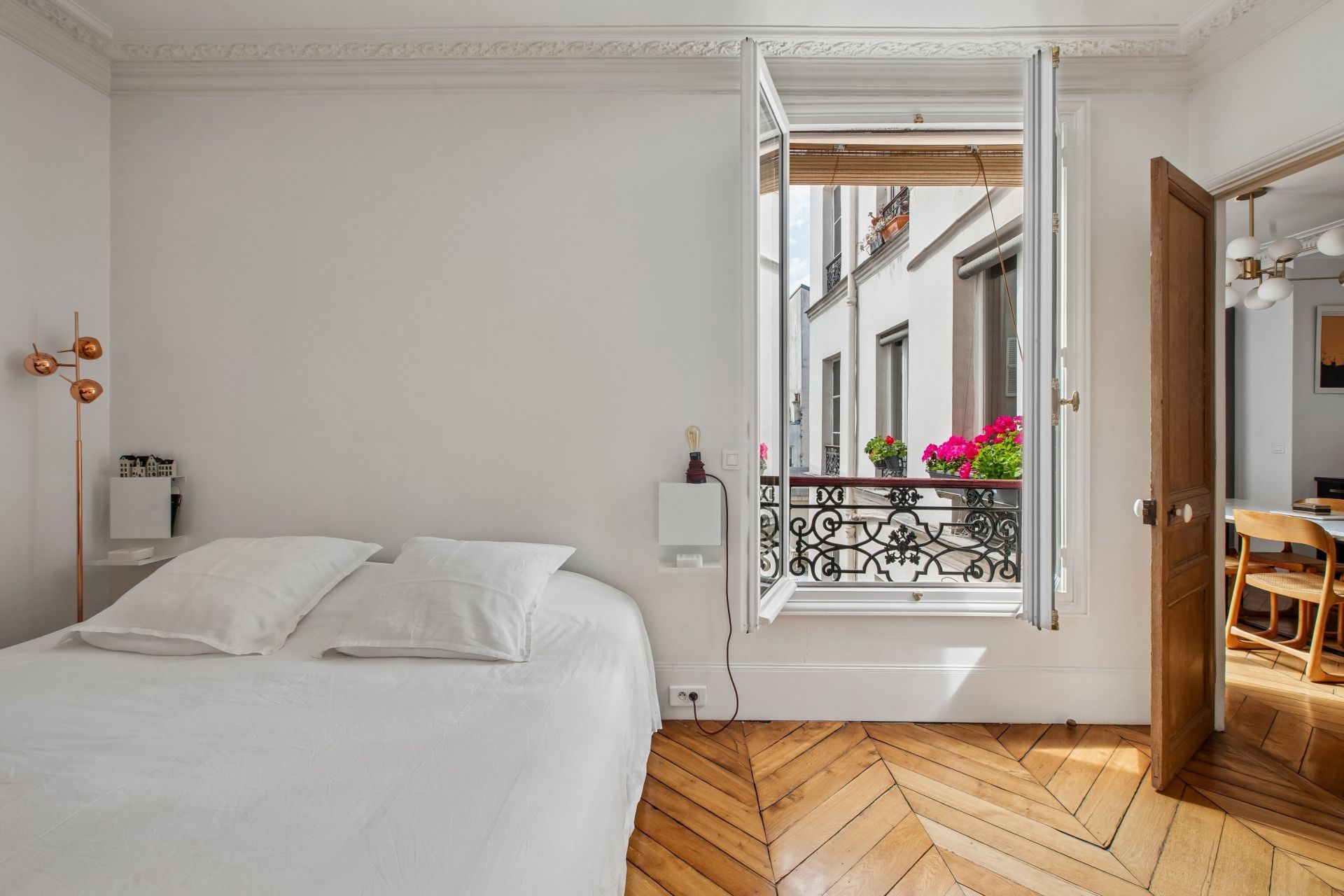 luxury apartment 4 Rooms for sale on PARIS (75010)