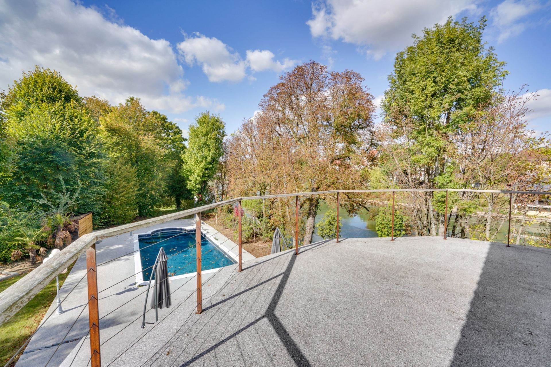 luxury house 11 Rooms for sale on LE PERREUX SUR MARNE (94170)