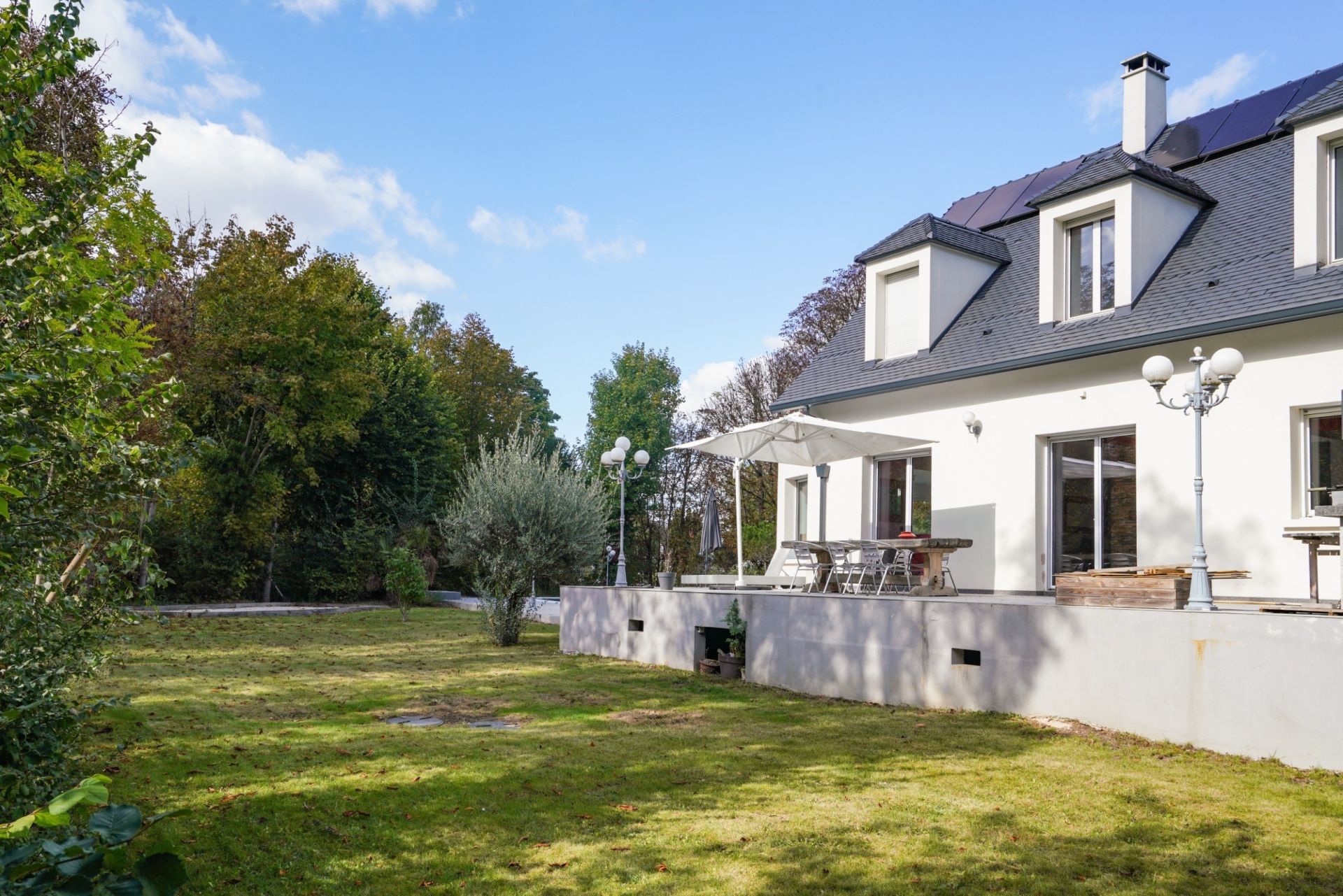 luxury house 11 Rooms for sale on LE PERREUX SUR MARNE (94170)