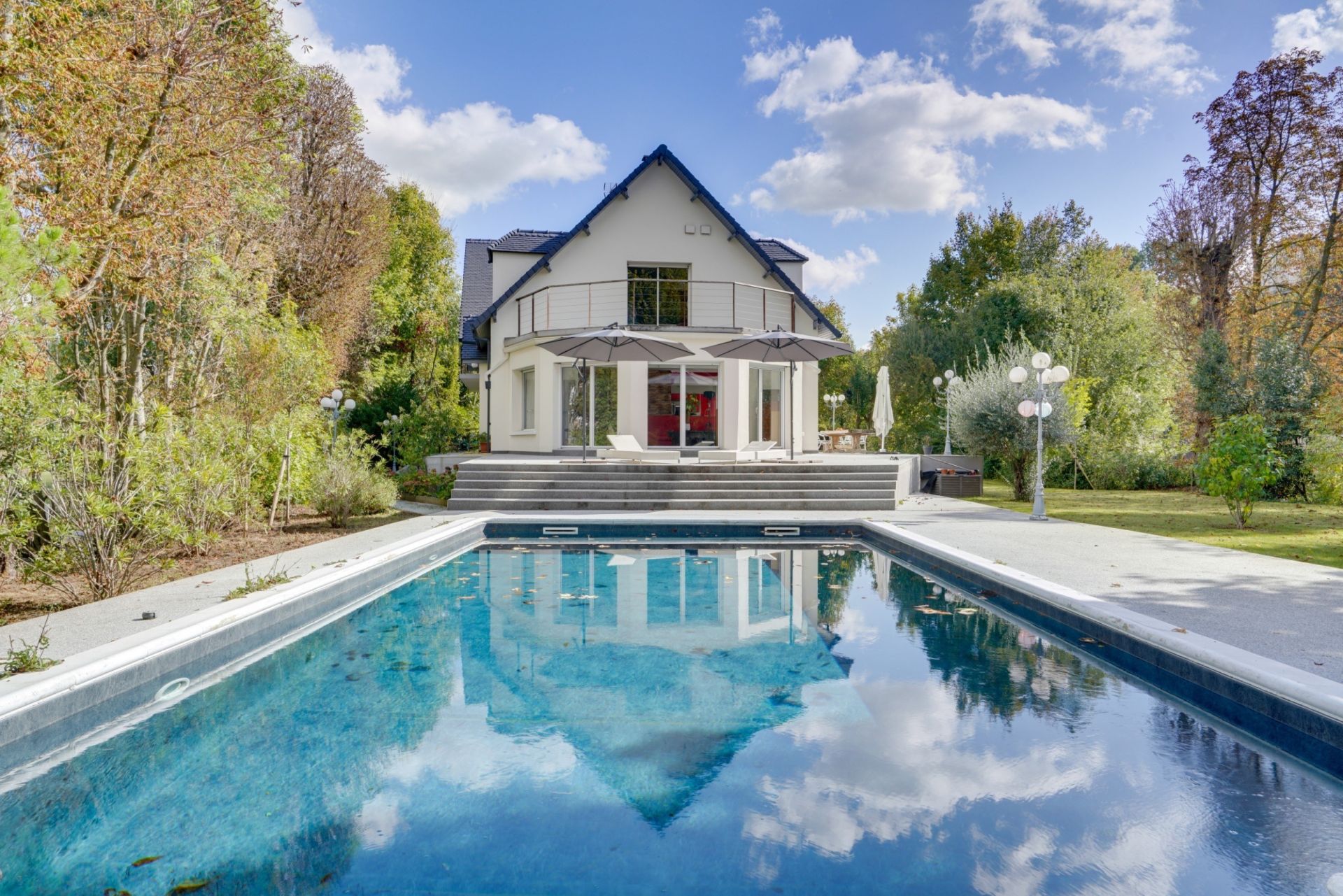 luxury house 11 Rooms for sale on LE PERREUX SUR MARNE (94170)