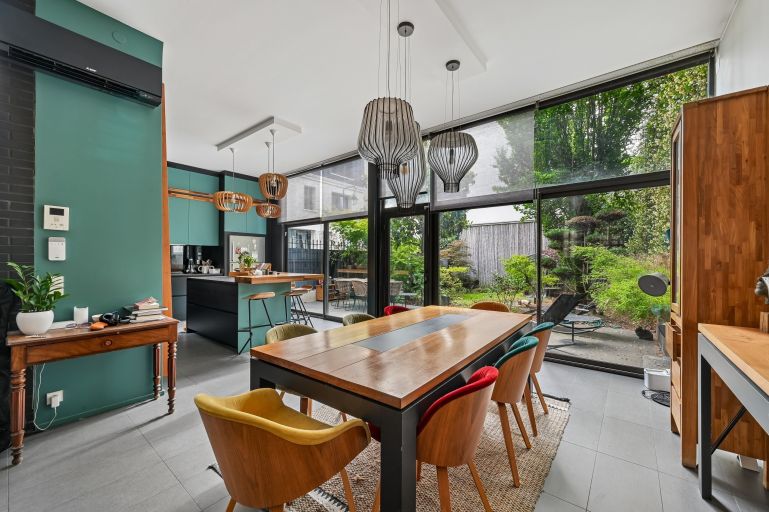 luxury house 8 Rooms for sale on MONTROUGE (92120)
