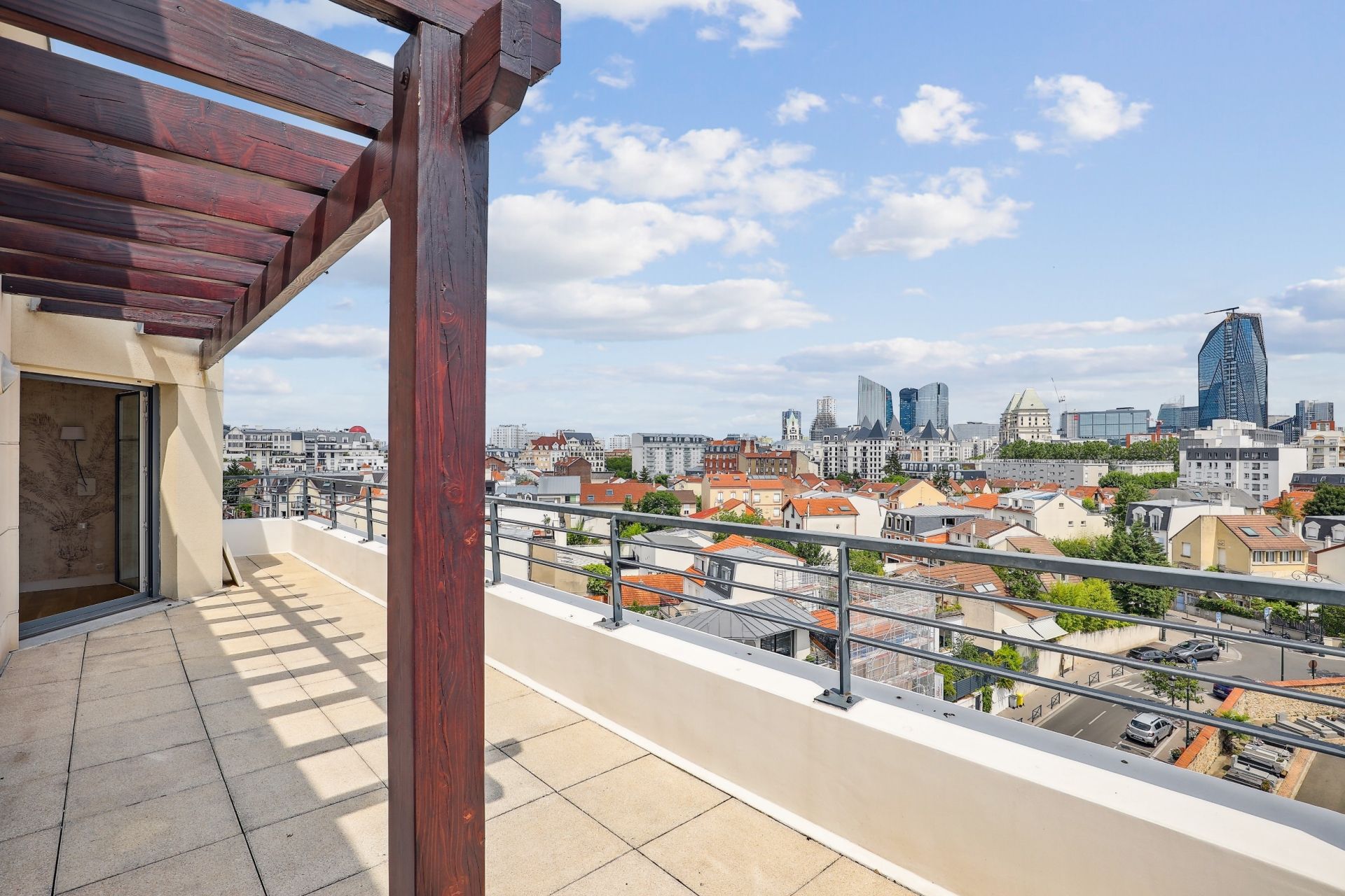 luxury apartment 6 Rooms for rent on SURESNES (92150)
