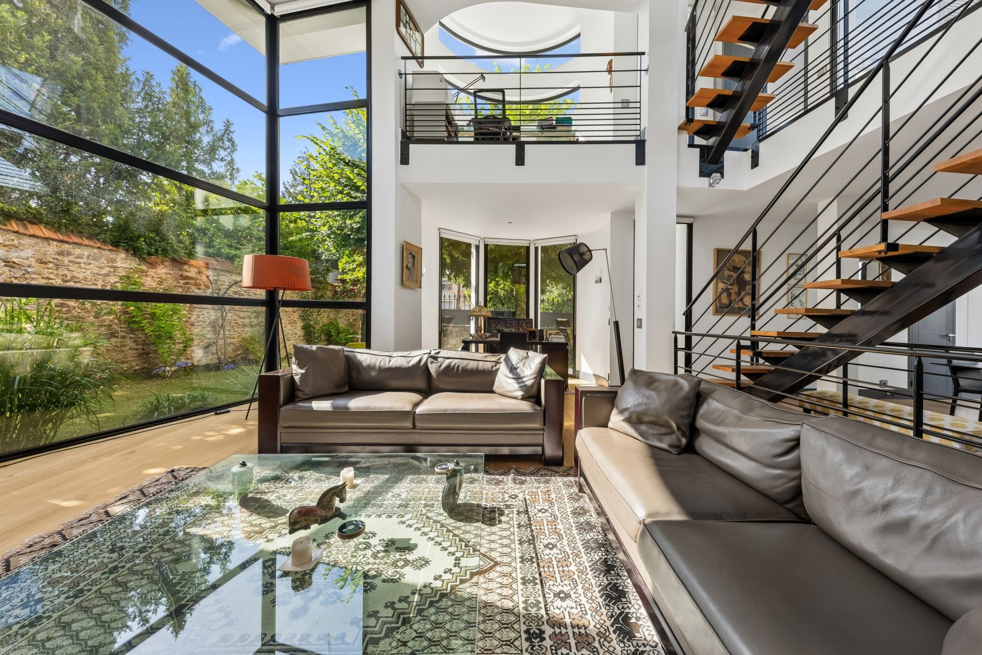 architect's house 8 Rooms for sale on ST CLOUD (92210)