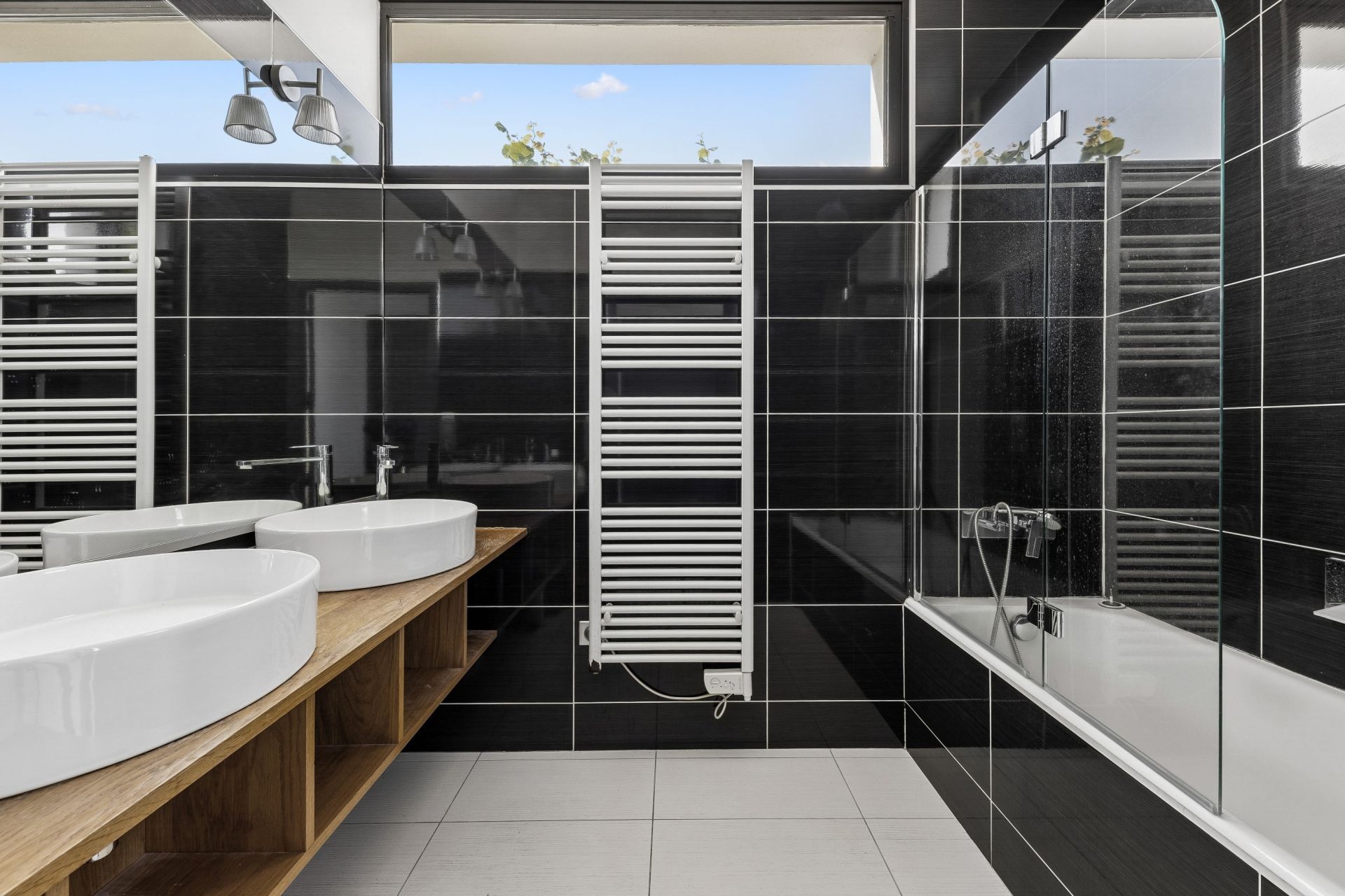 architect's house 8 Rooms for sale on ST CLOUD (92210)