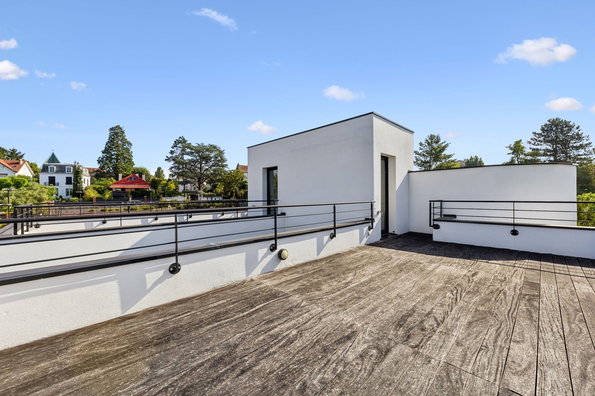 architect's house 8 Rooms for sale on ST CLOUD (92210)