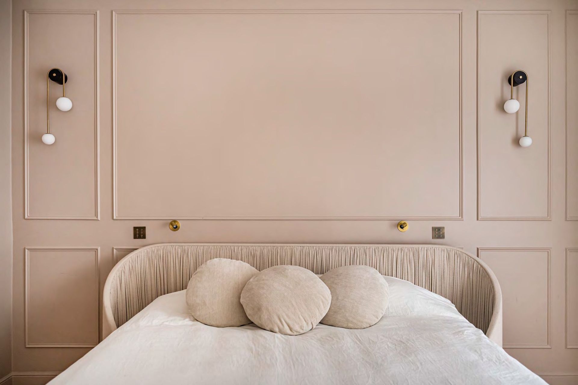 luxury apartment 8 Rooms for sale on PARIS (75017)