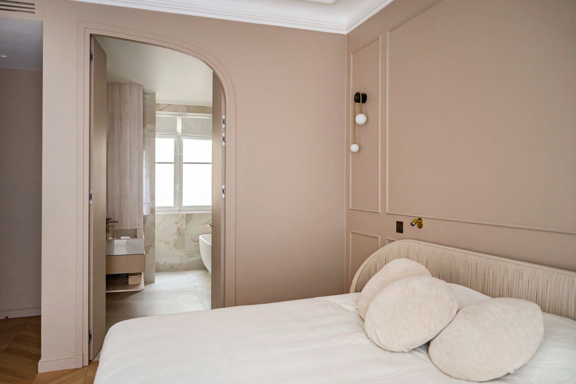 luxury apartment 8 Rooms for sale on PARIS (75017)
