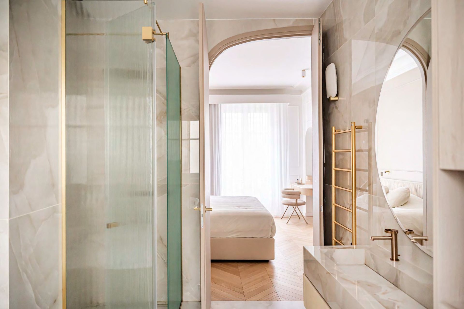 luxury apartment 8 Rooms for sale on PARIS (75017)