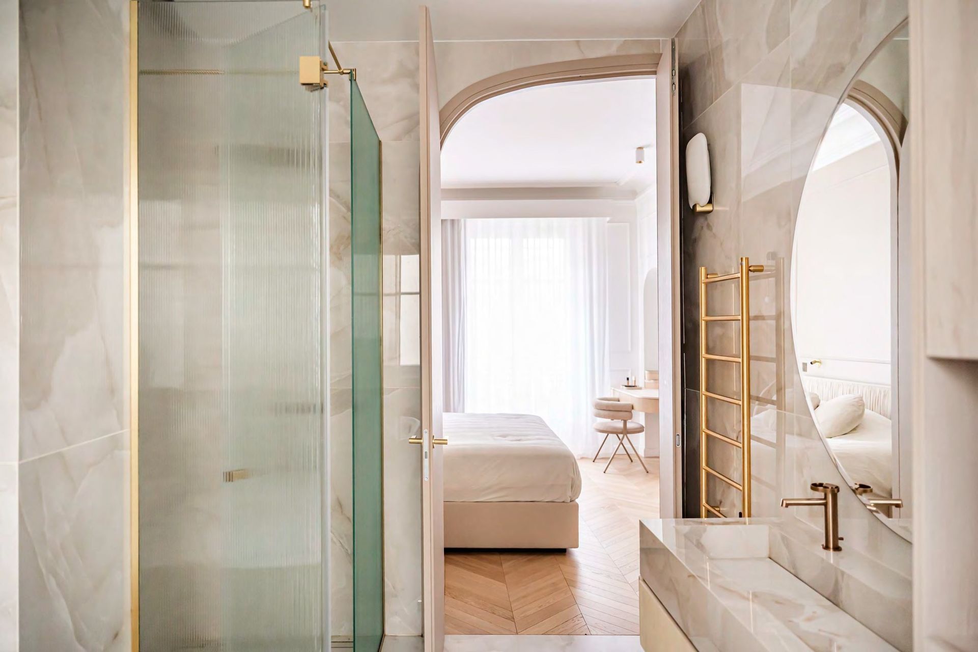 luxury apartment 8 Rooms for sale on PARIS (75017)