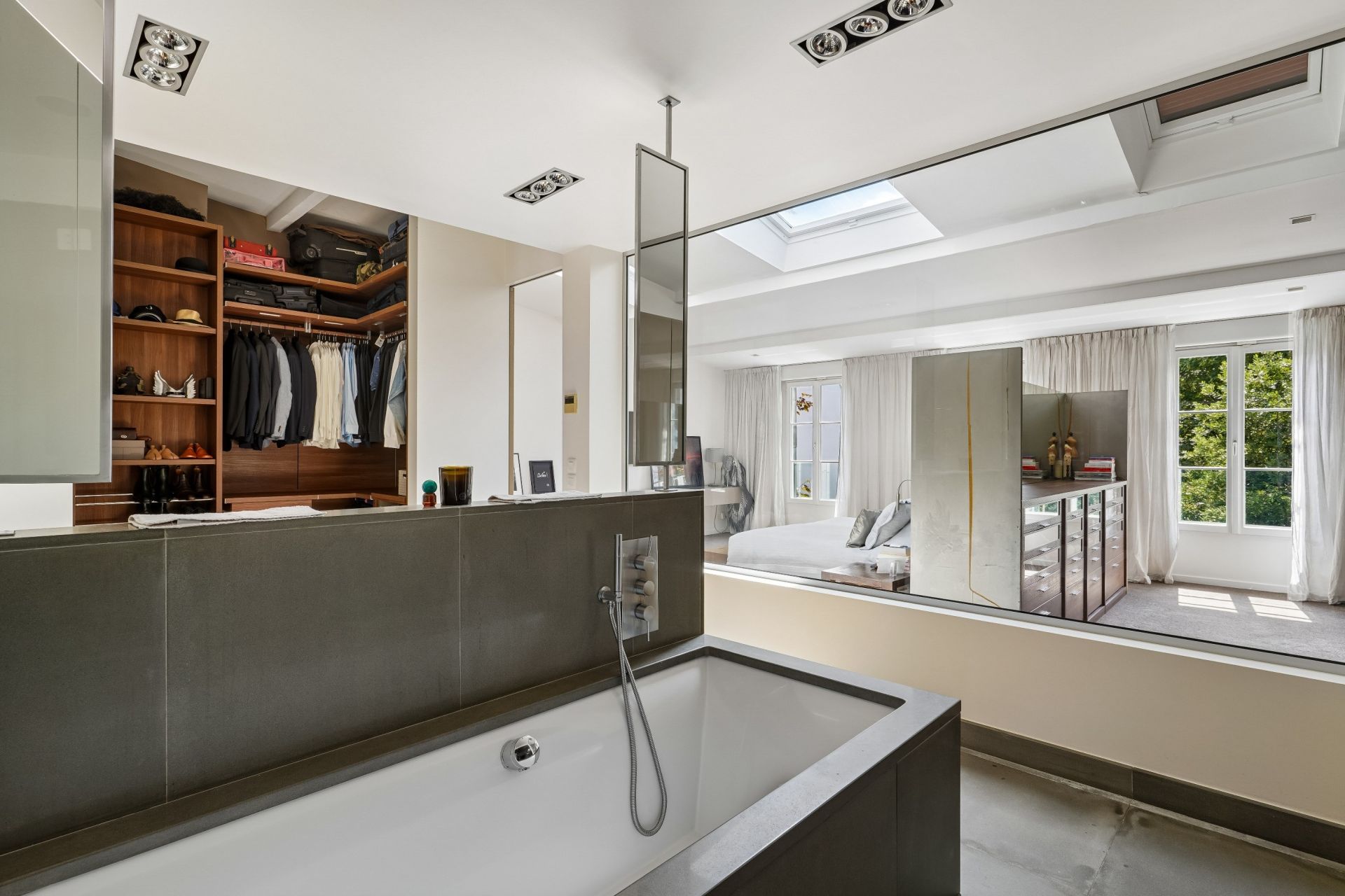 luxury house 7 Rooms for sale on NEUILLY SUR SEINE (92200)