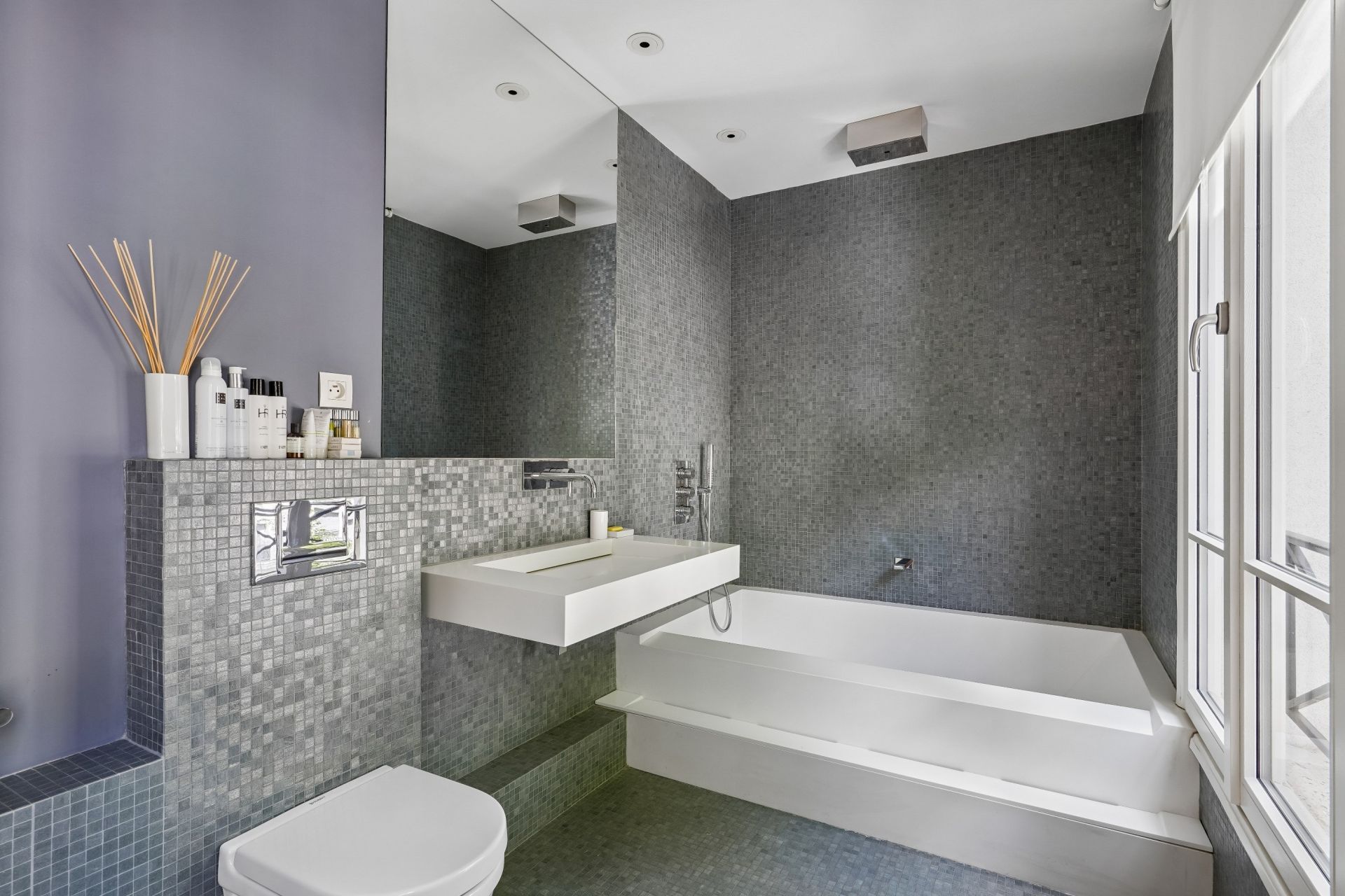 luxury house 7 Rooms for sale on NEUILLY SUR SEINE (92200)