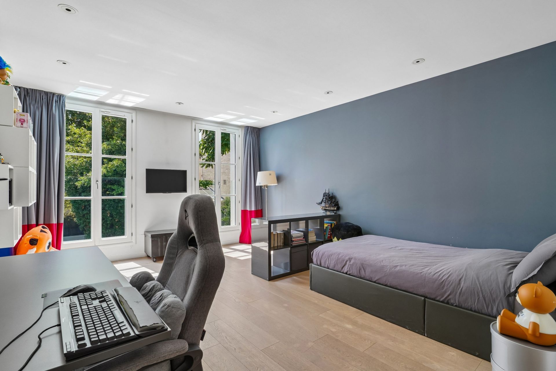 luxury house 7 Rooms for sale on NEUILLY SUR SEINE (92200)