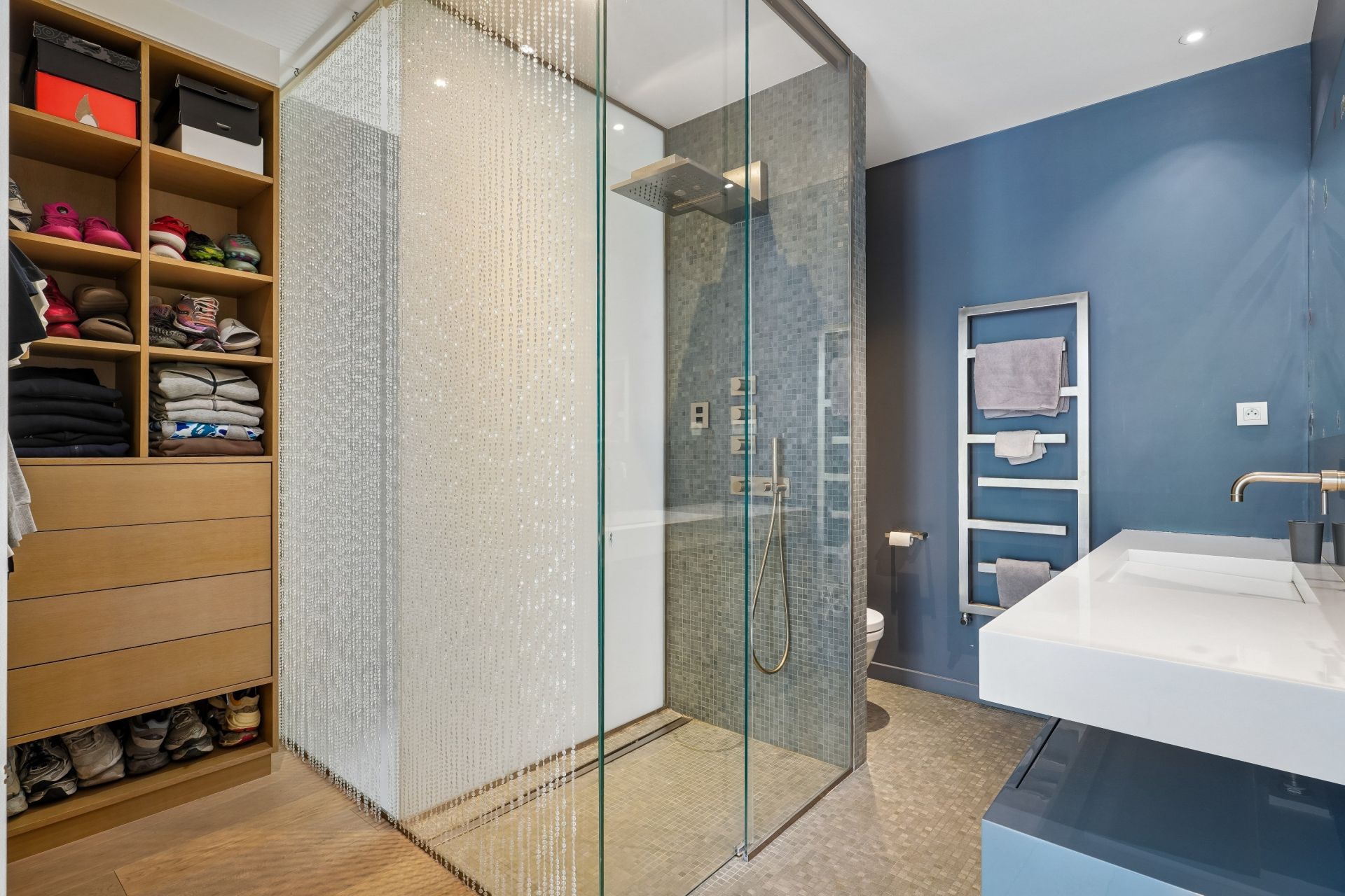 luxury house 7 Rooms for sale on NEUILLY SUR SEINE (92200)
