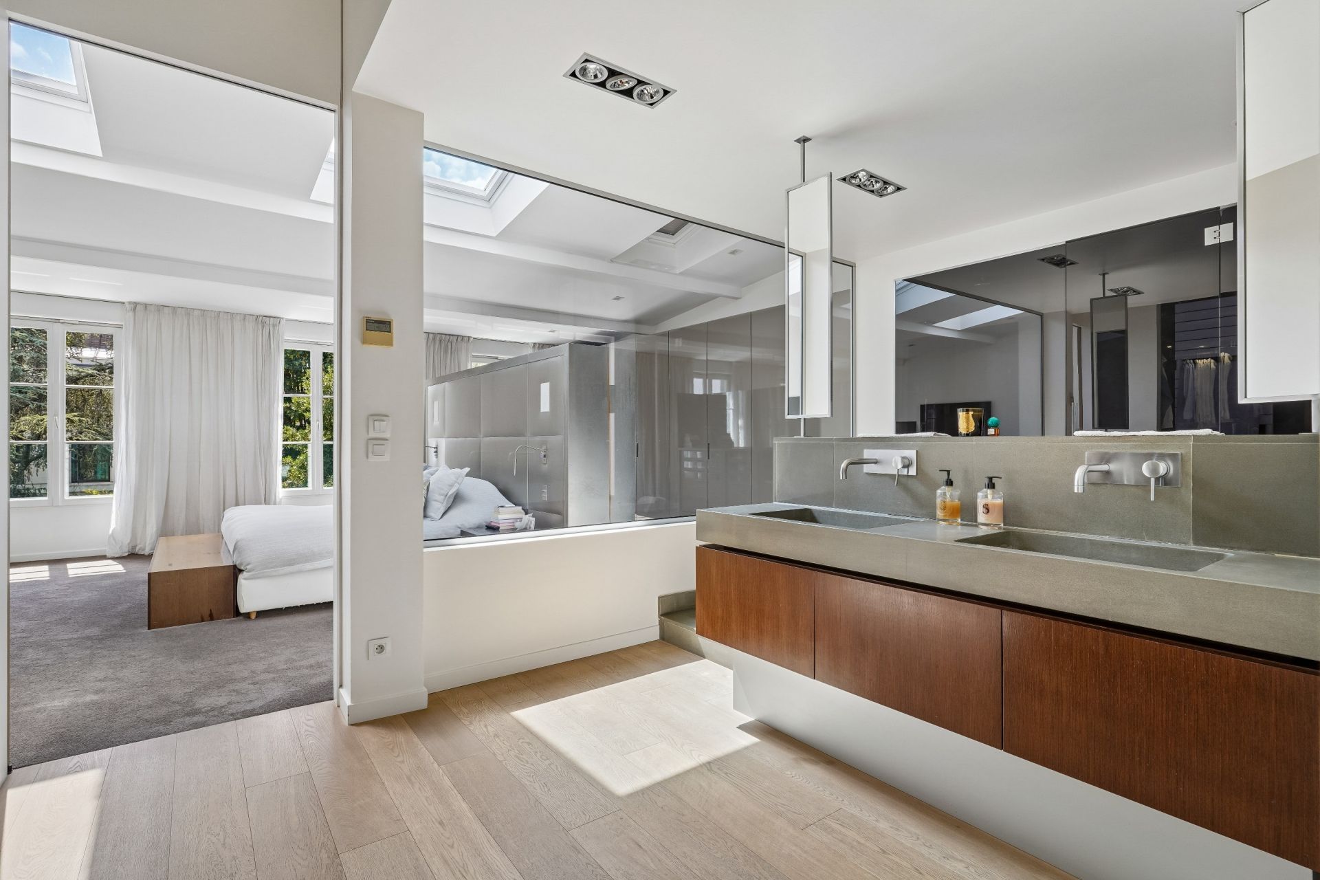 luxury house 7 Rooms for sale on NEUILLY SUR SEINE (92200)