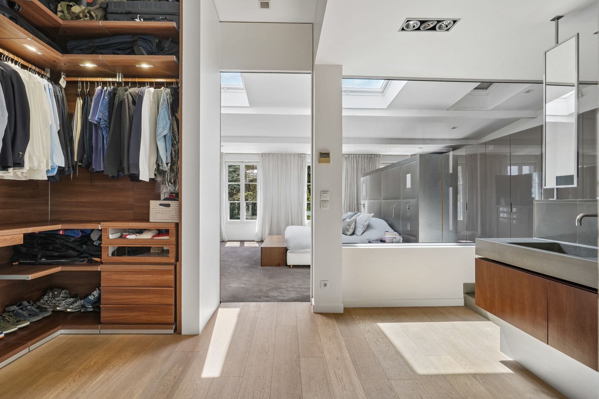 luxury house 7 Rooms for sale on NEUILLY SUR SEINE (92200)