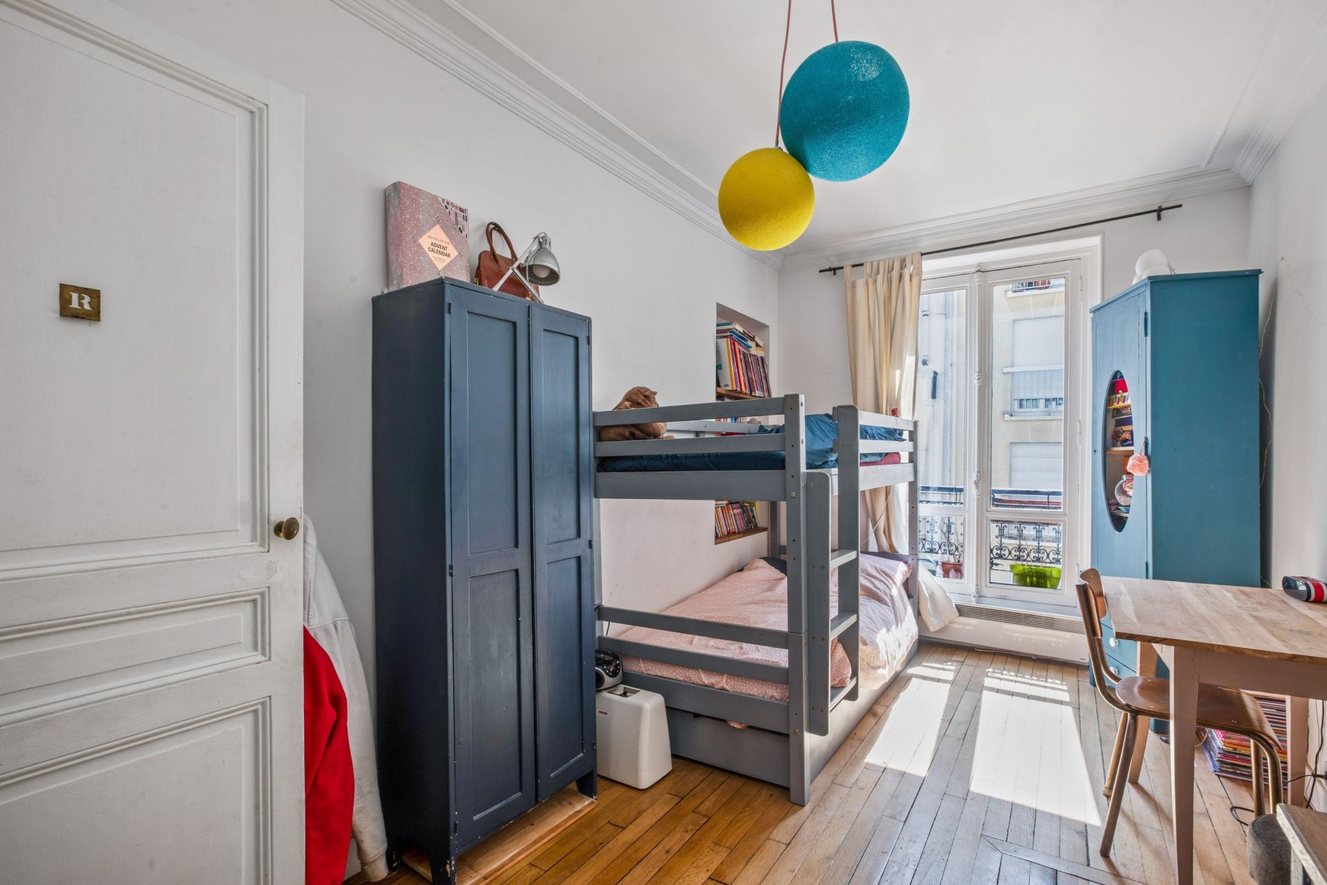 luxury apartment 6 Rooms for sale on PARIS (75017)